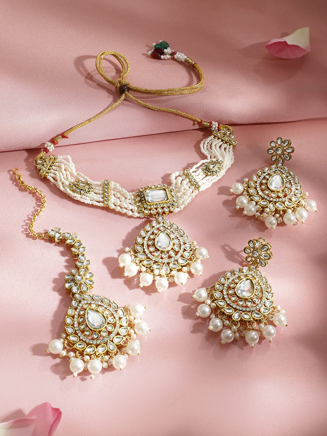 Design of Divine Kundan Pearls Choker Set