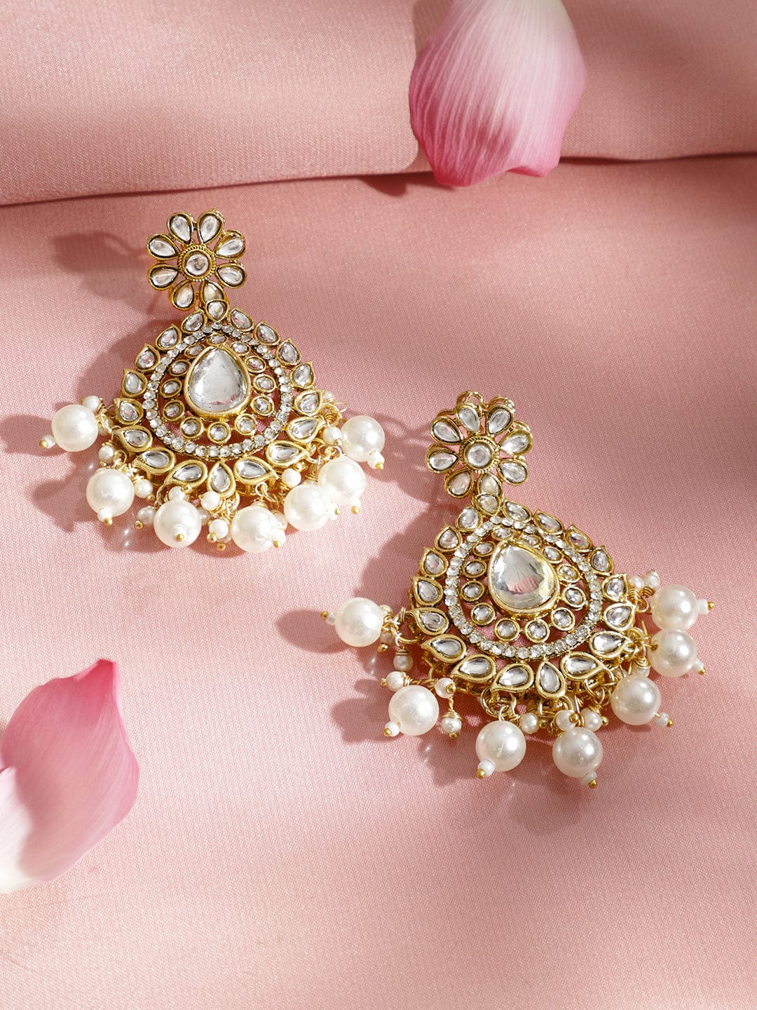 Design of Divine Kundan Pearls Choker Set