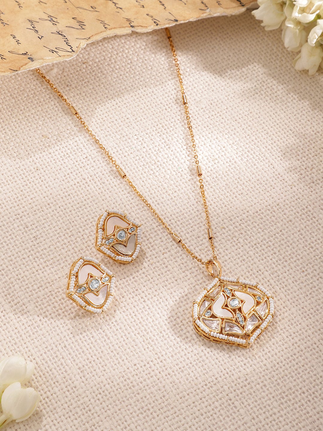 Regal Kundan Gold Pendant Set