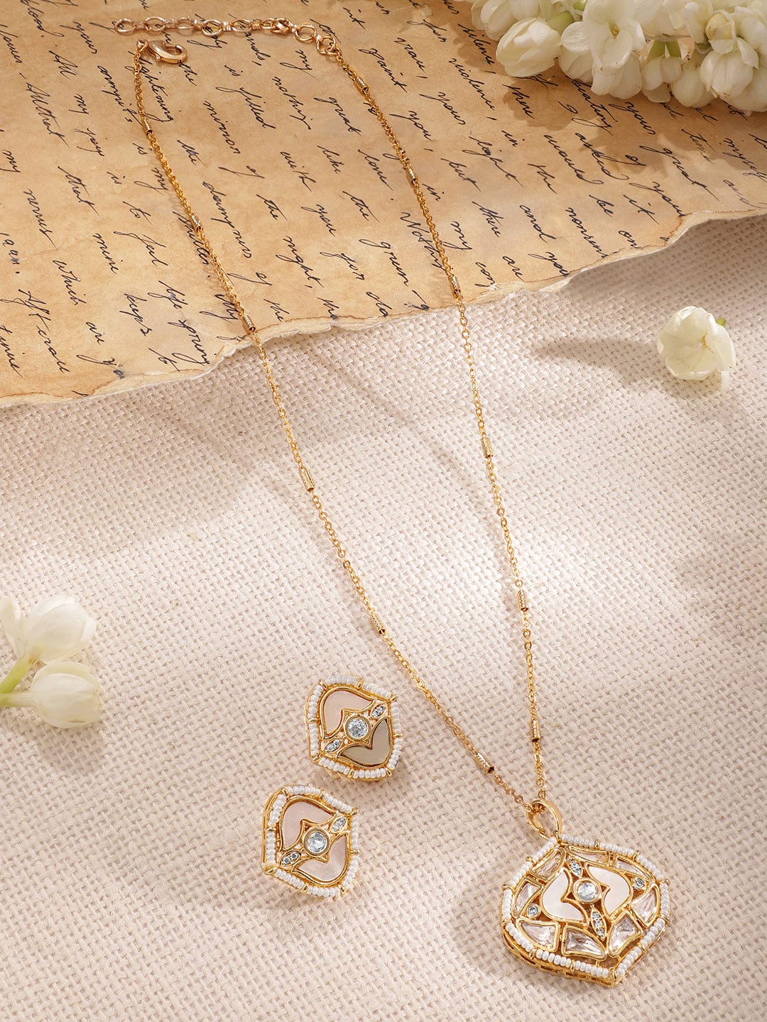 Regal Kundan Gold Pendant Set