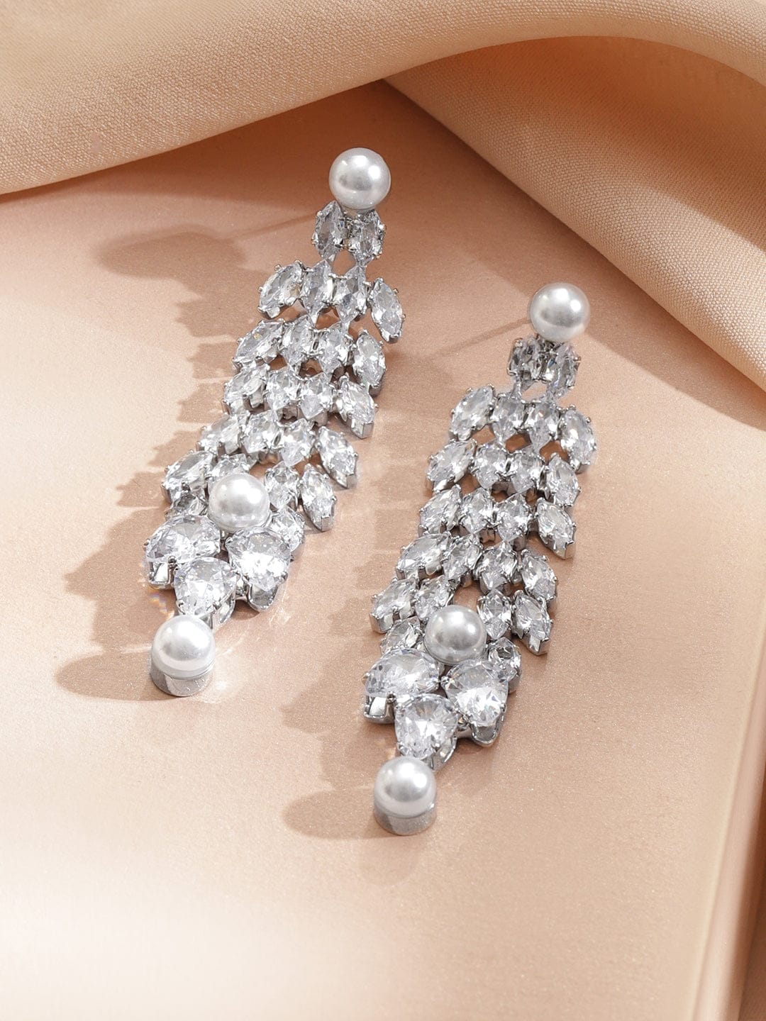 Line Baguette Zirconia Pearl Necklace Set