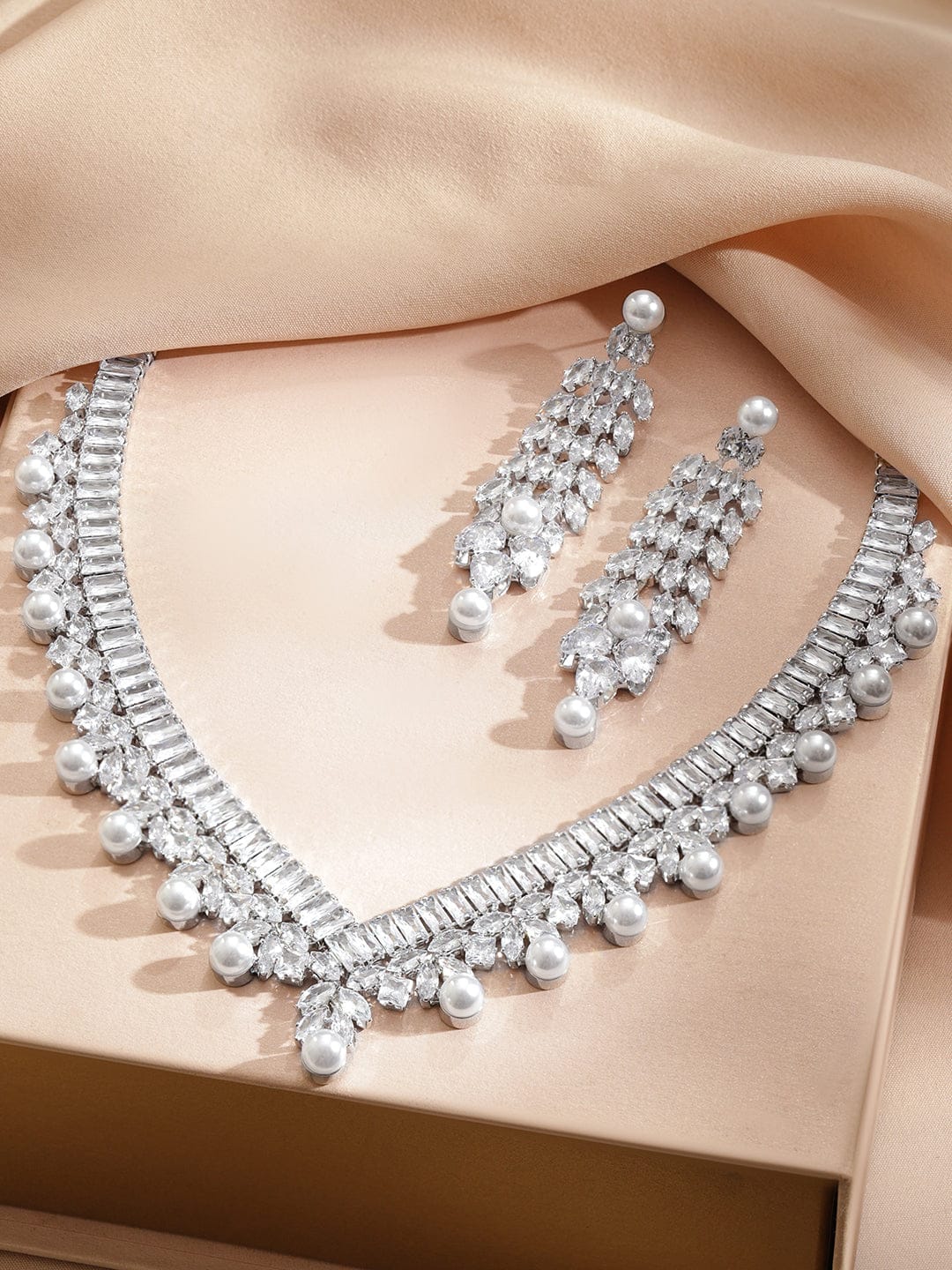 Line Baguette Zirconia Pearl Necklace Set