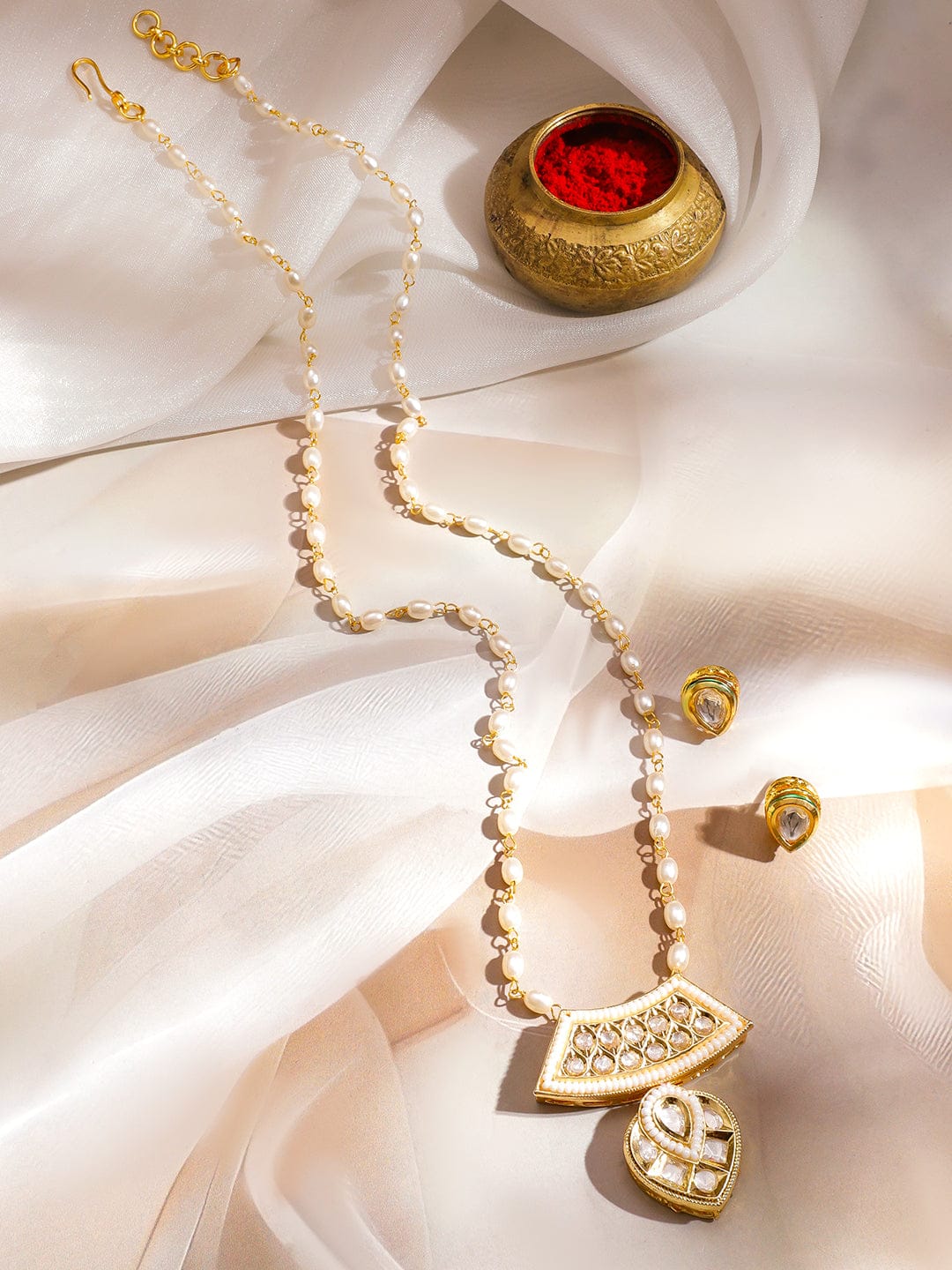 Minimal Luxe Kundan Pendant Set