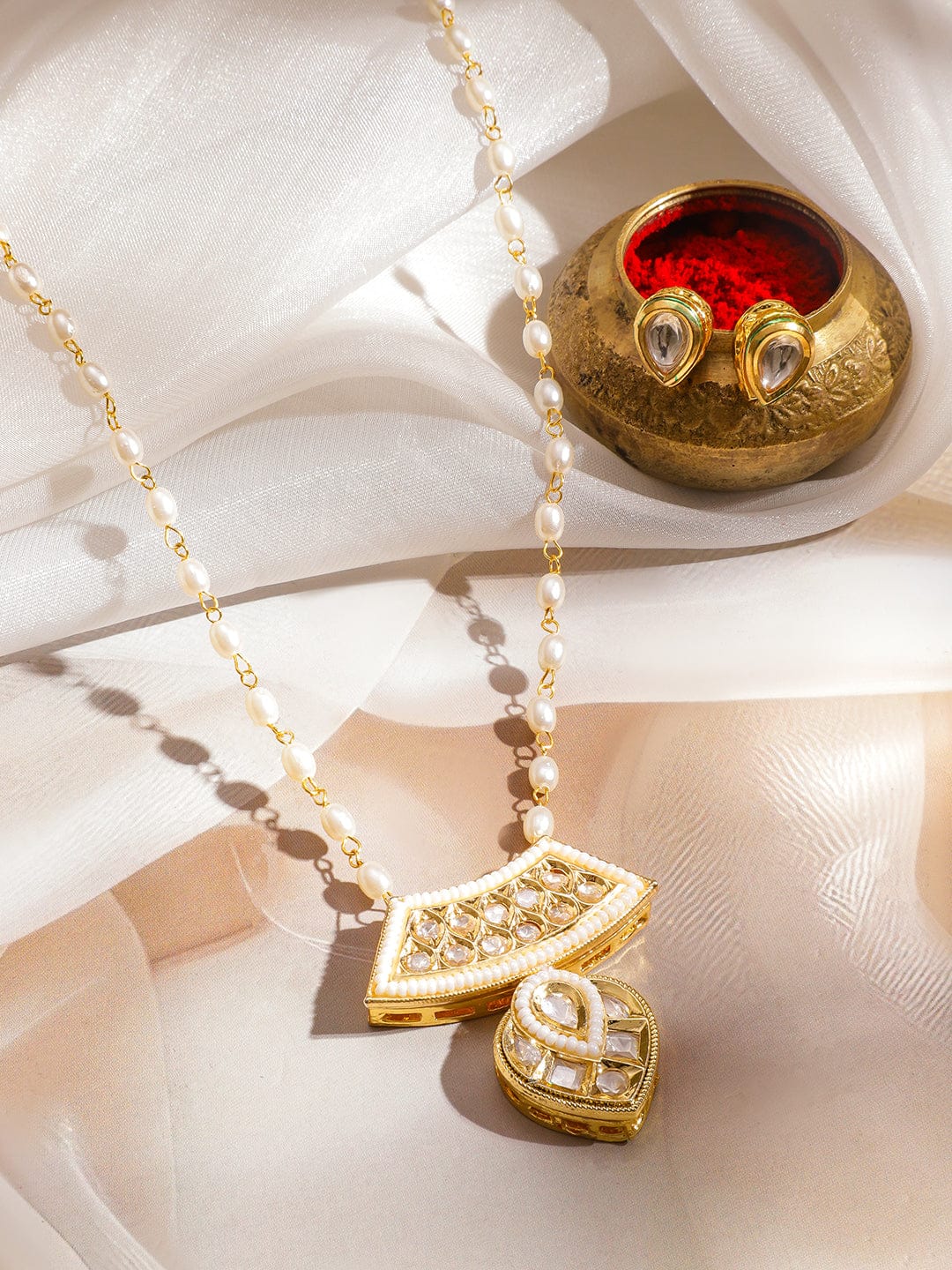 Minimal Luxe Kundan Pendant Set