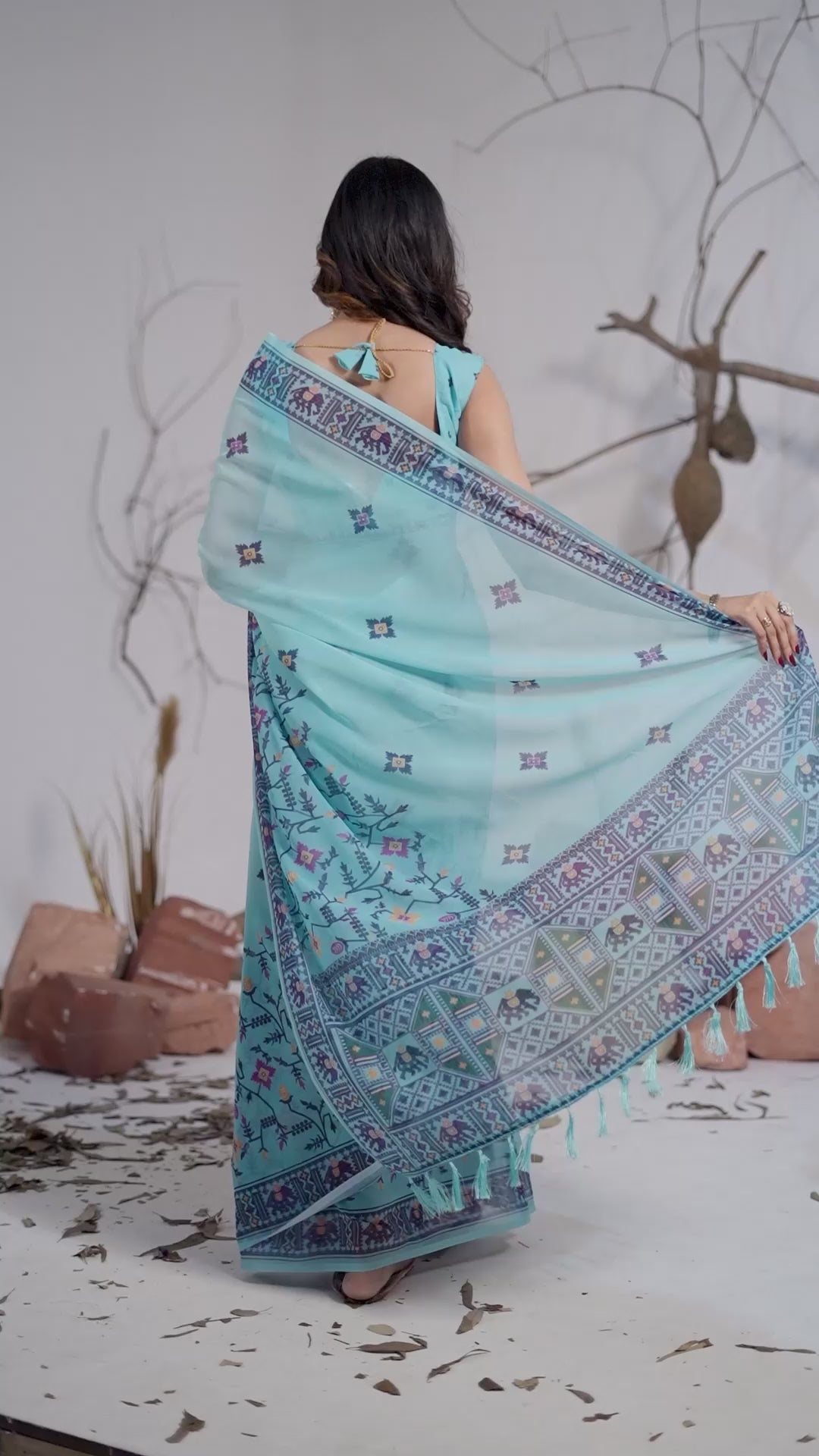 Women's Premium Linen Silk Aqua Blue Floral Printed Saree with Ethnic Border & Designer Pallu