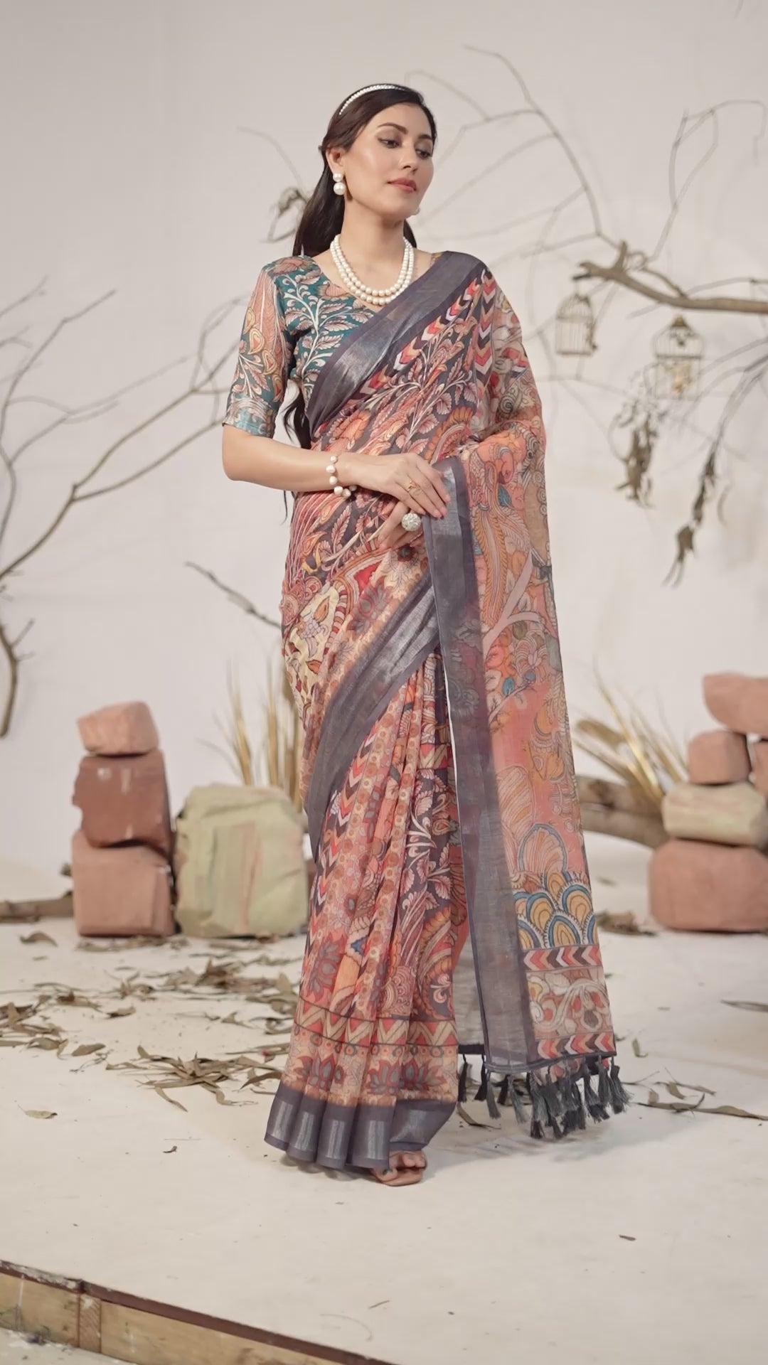 Women's Premium Linen Silk Abstract Kalamkari Printed Saree with Grey Woven Border & Designer Pallu