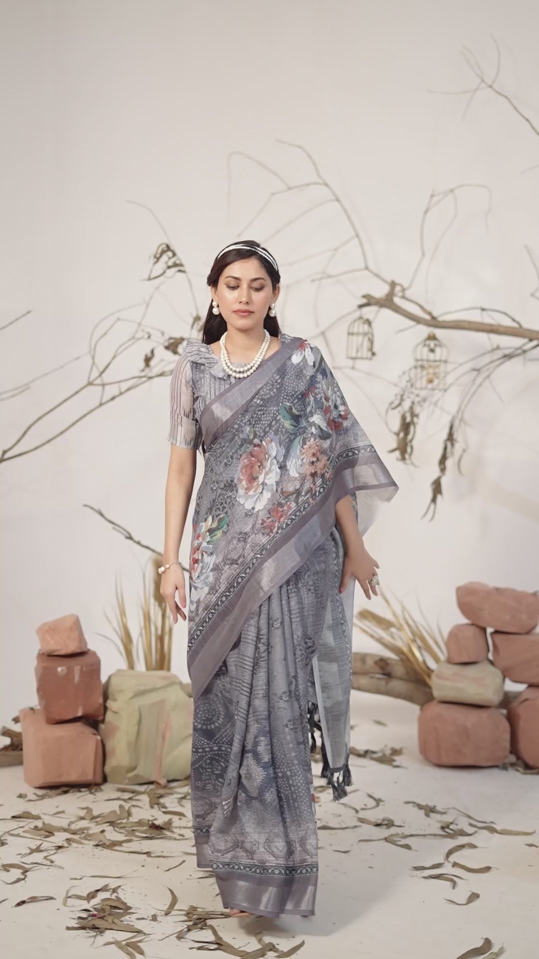 Women's Premium Linen Silk Grey Floral Printed Saree with Woven Border & Designer Pallu