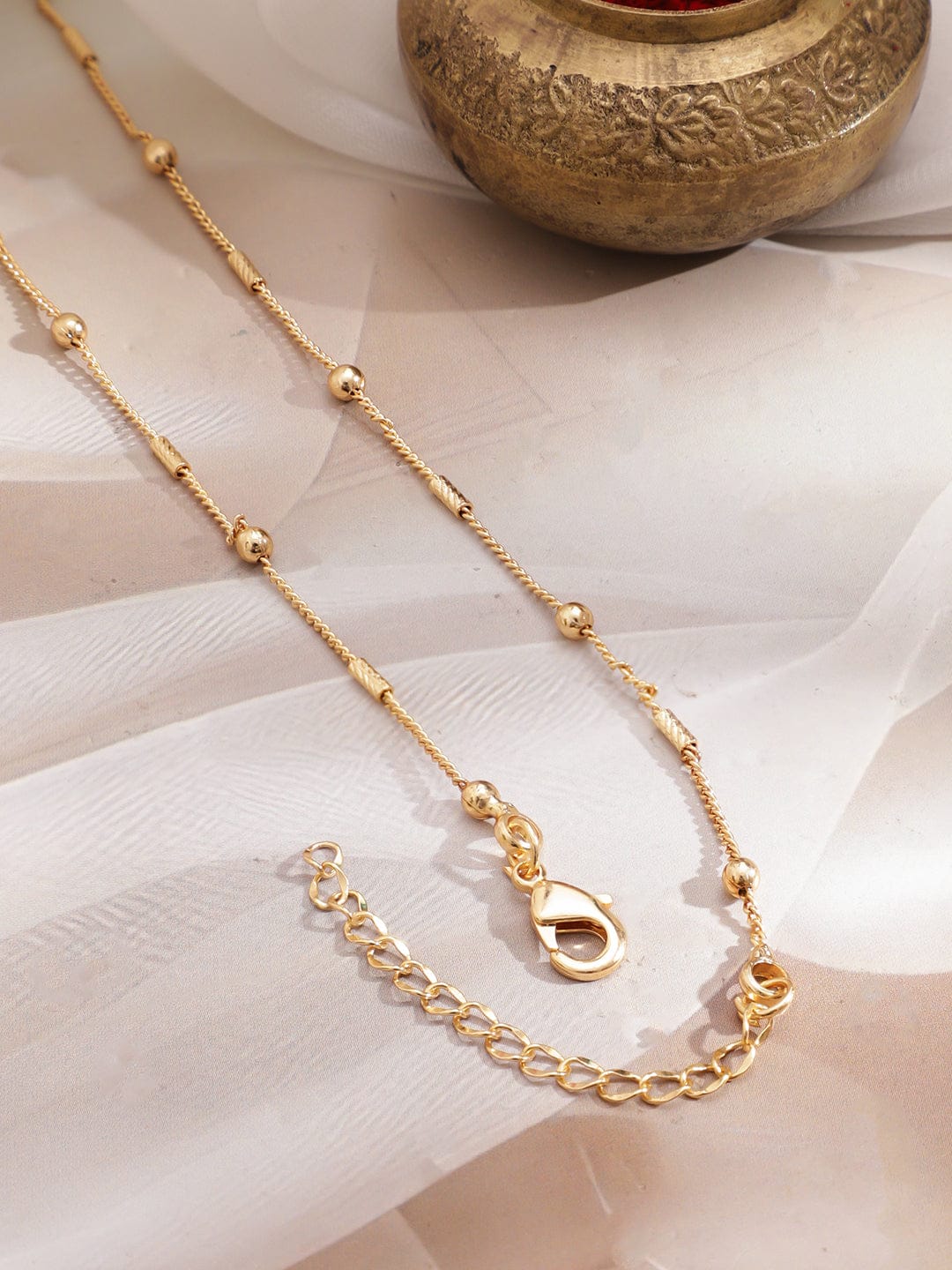 Radiant Kundan Studded Elegant Necklace Chain