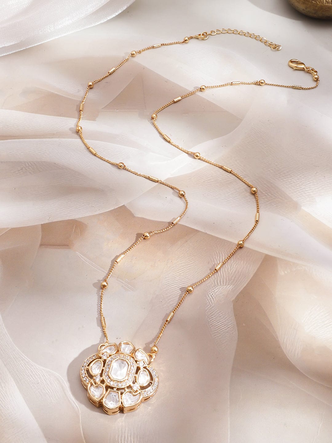 Radiant Kundan Studded Elegant Necklace Chain