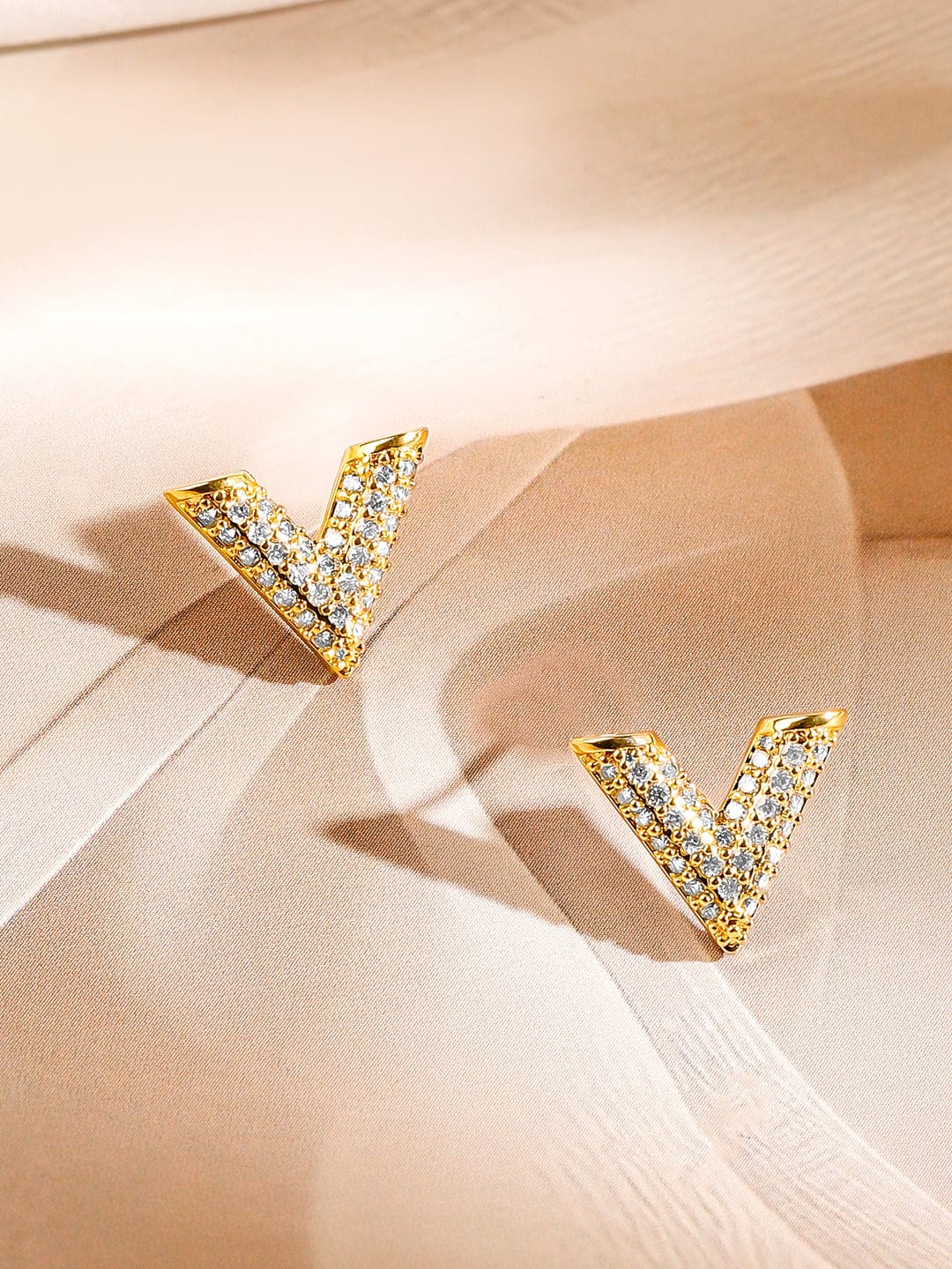V-Shaped American Diamond Zirconia Necklace Set