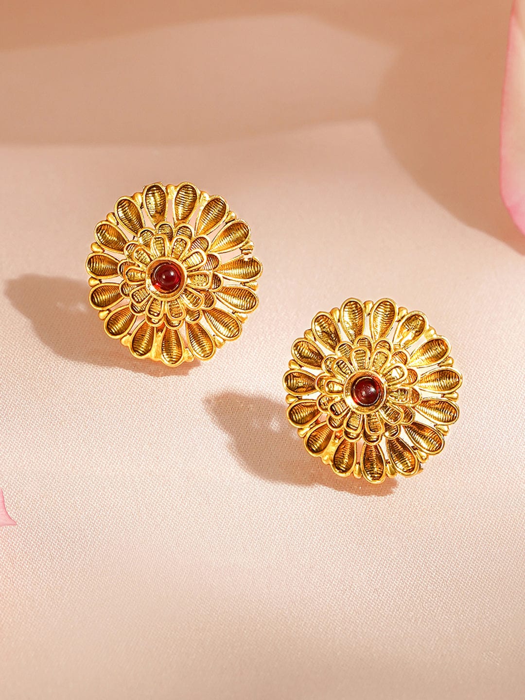 Golden Bloom Grace Pendant Set