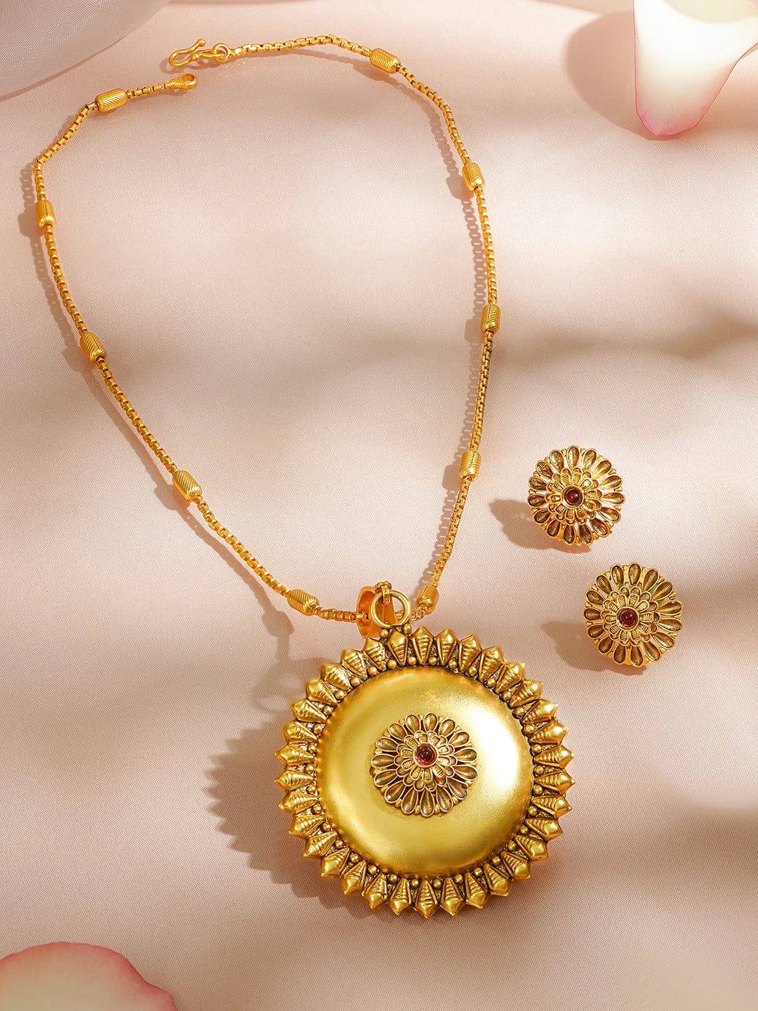 Golden Bloom Grace Pendant Set