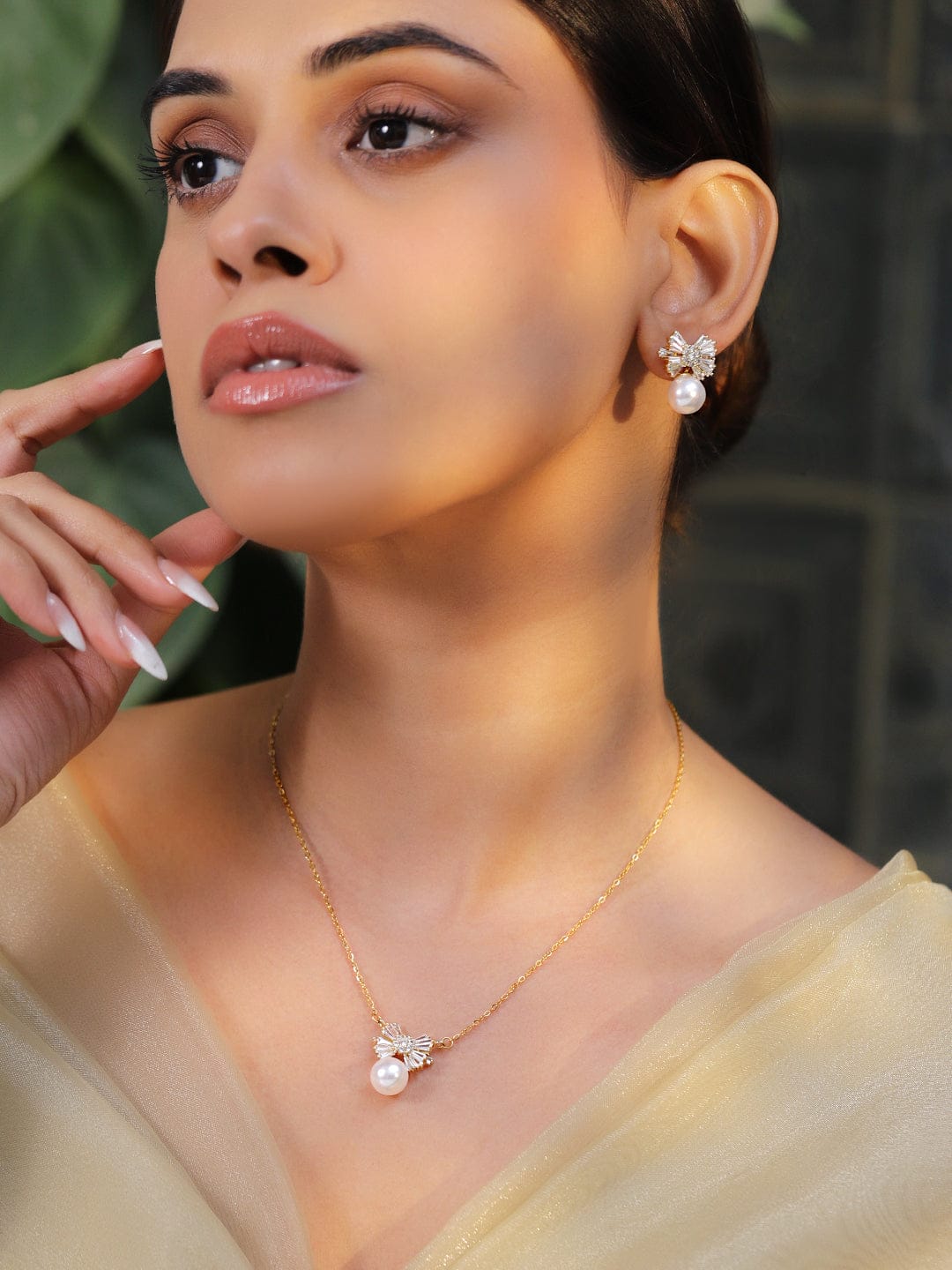 Crystal Studded Pearl Necklace Set
