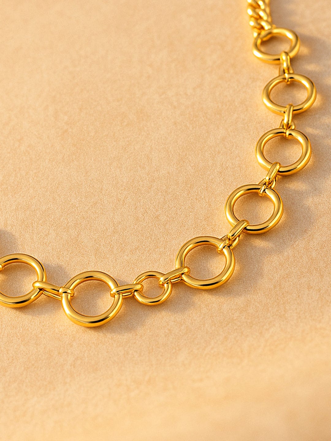 Trendy Loops in the Chain Necklace