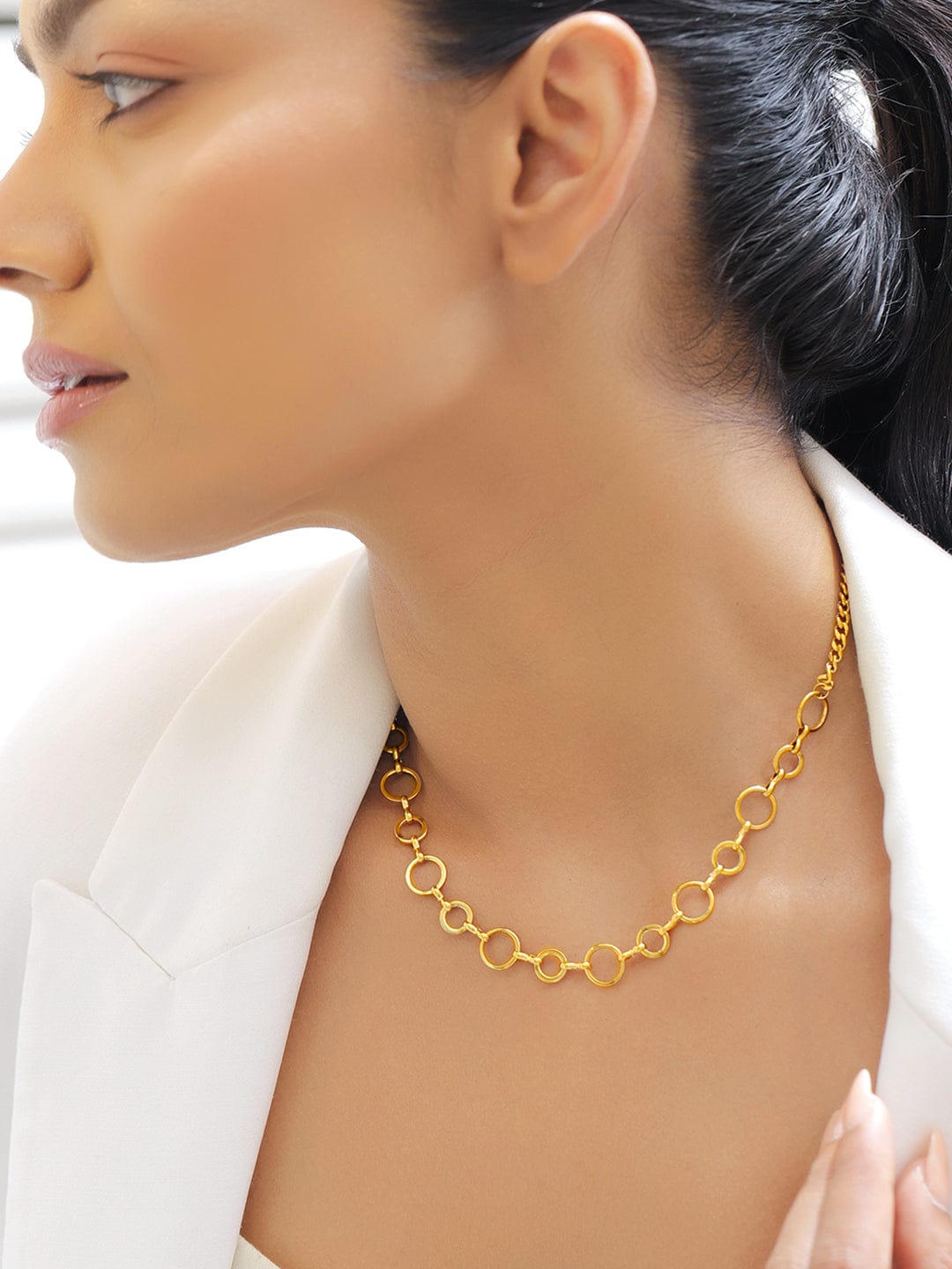 Trendy Loops in the Chain Necklace