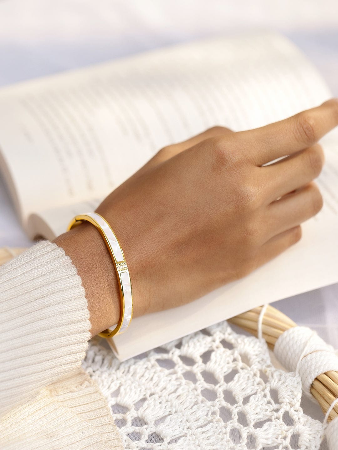 Wentra 18K Gold Plated Stainless Steel Tarnish-Free Waterproof White Marble Stone Bracelet