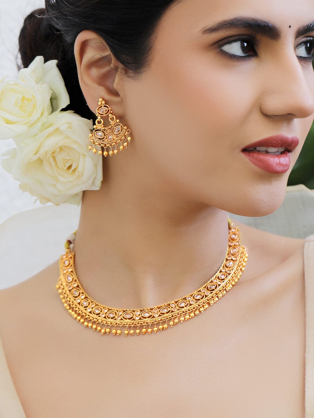 Gold Finish Kundan Necklace Set