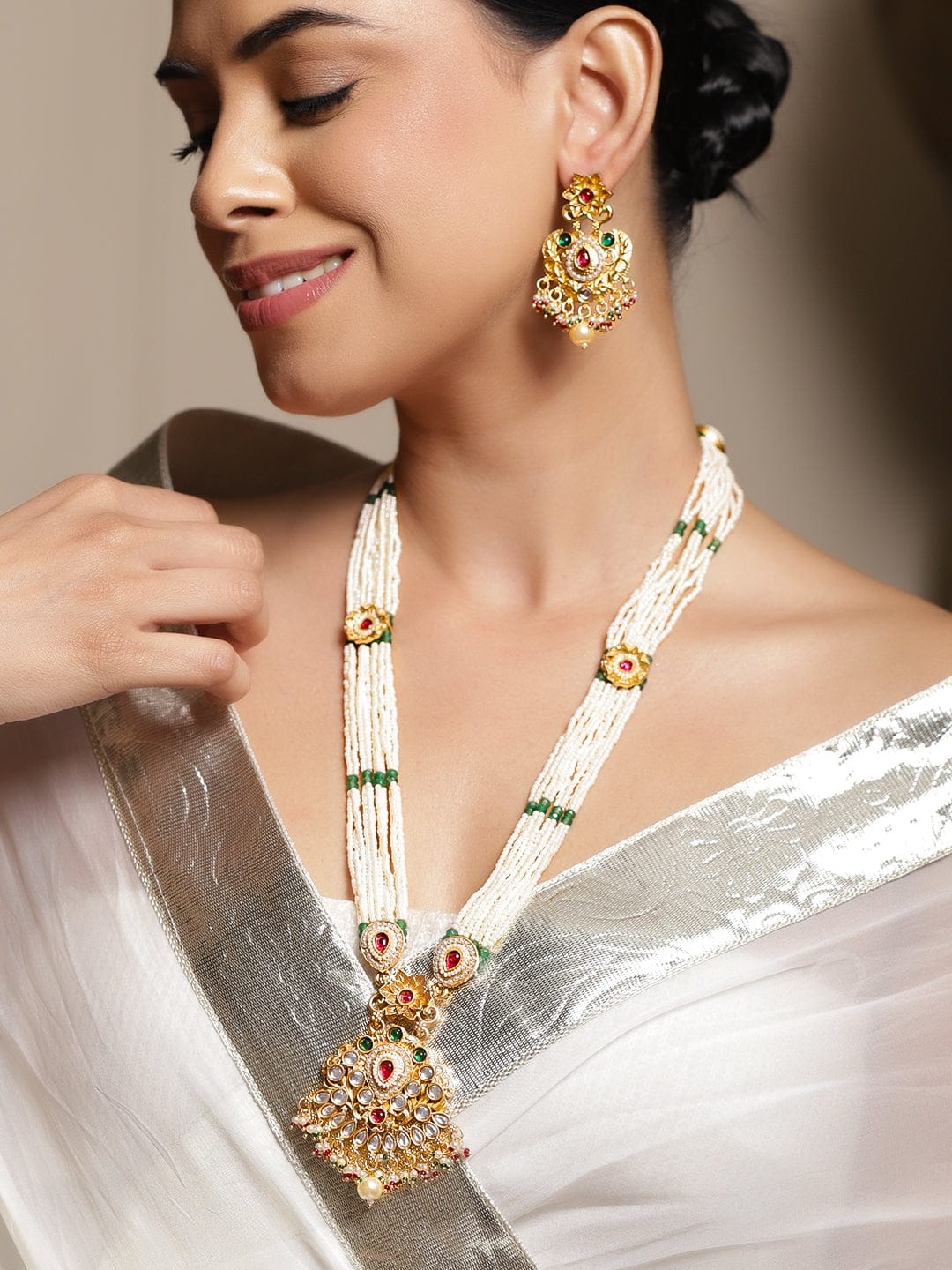 The Palace Affair Necklace Set
