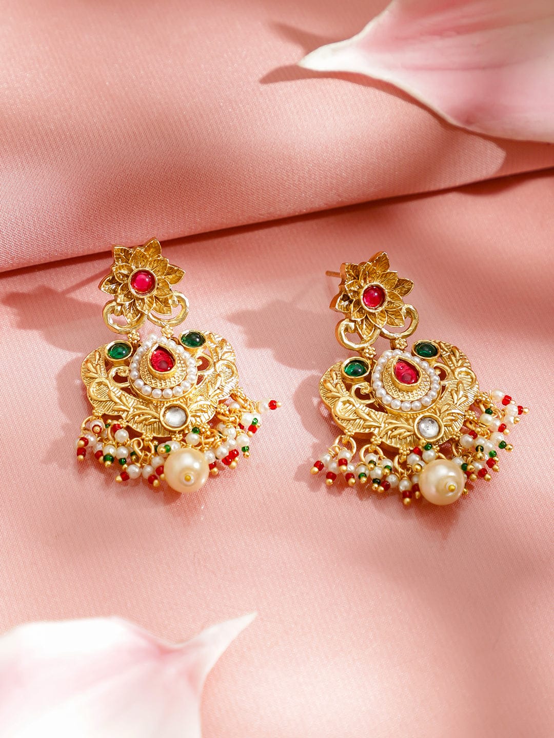 The Palace Affair Necklace Set