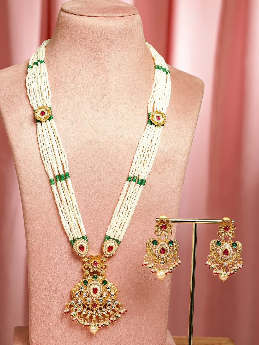 The Palace Affair Necklace Set