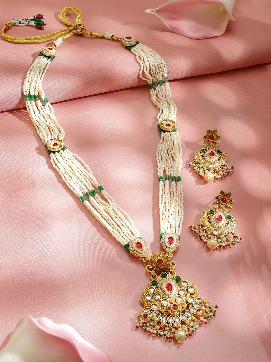 The Palace Affair Necklace Set