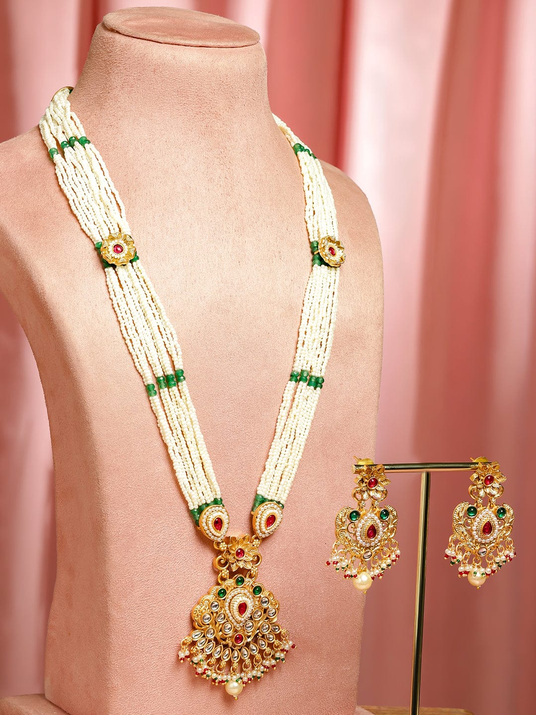 The Palace Affair Necklace Set