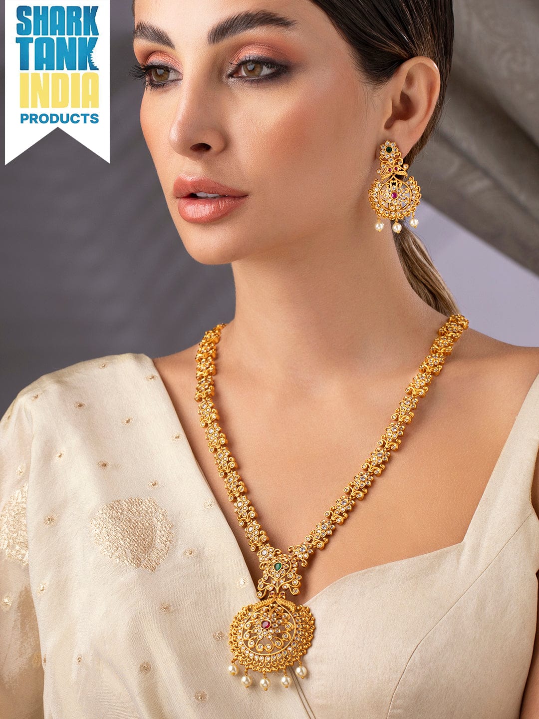 Wentra Gold-Toned Stone-Studded Handcrafted Jewellery Set
