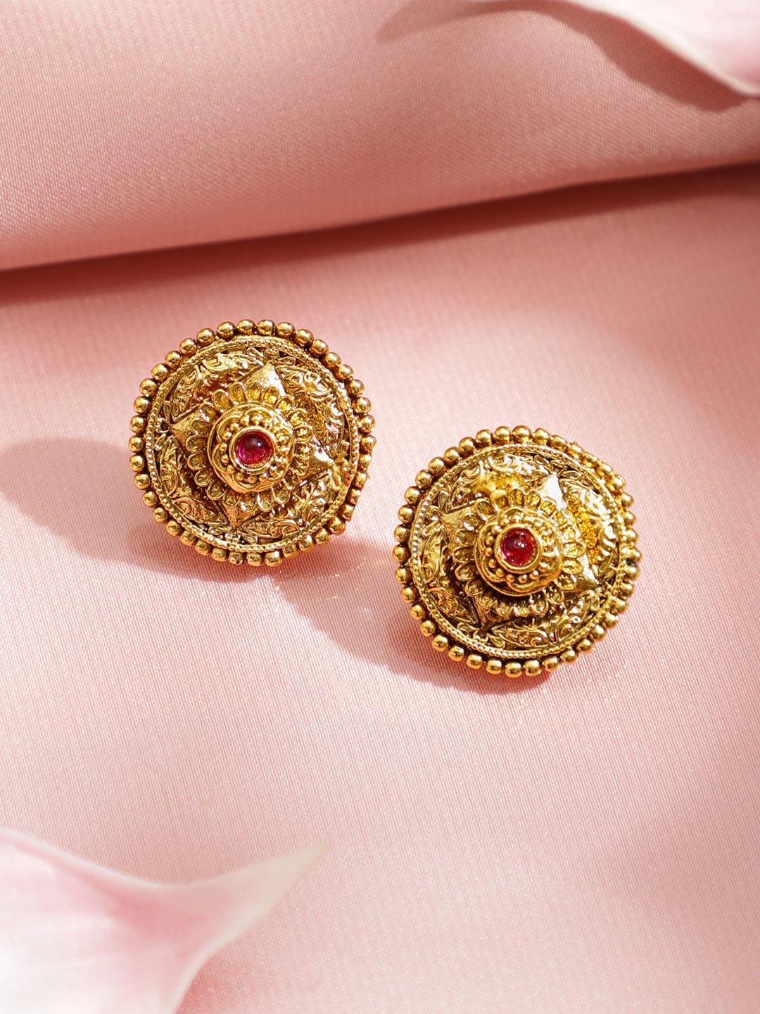 Gold Toned Round Pendant Necklace Set