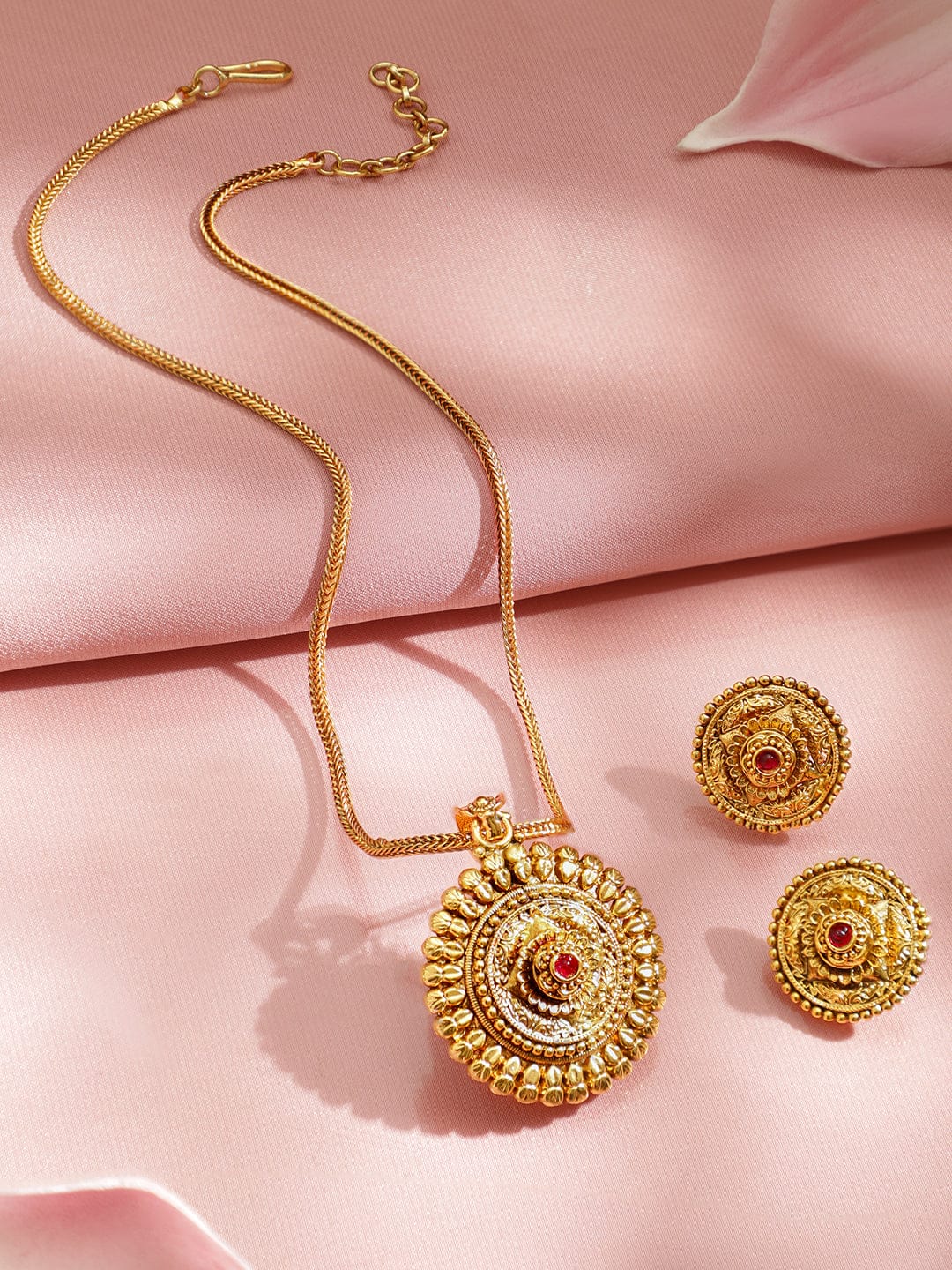 Gold Toned Round Pendant Necklace Set