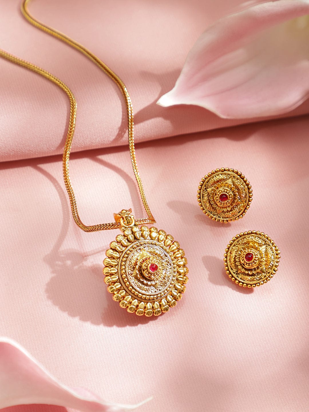 Gold Toned Round Pendant Necklace Set