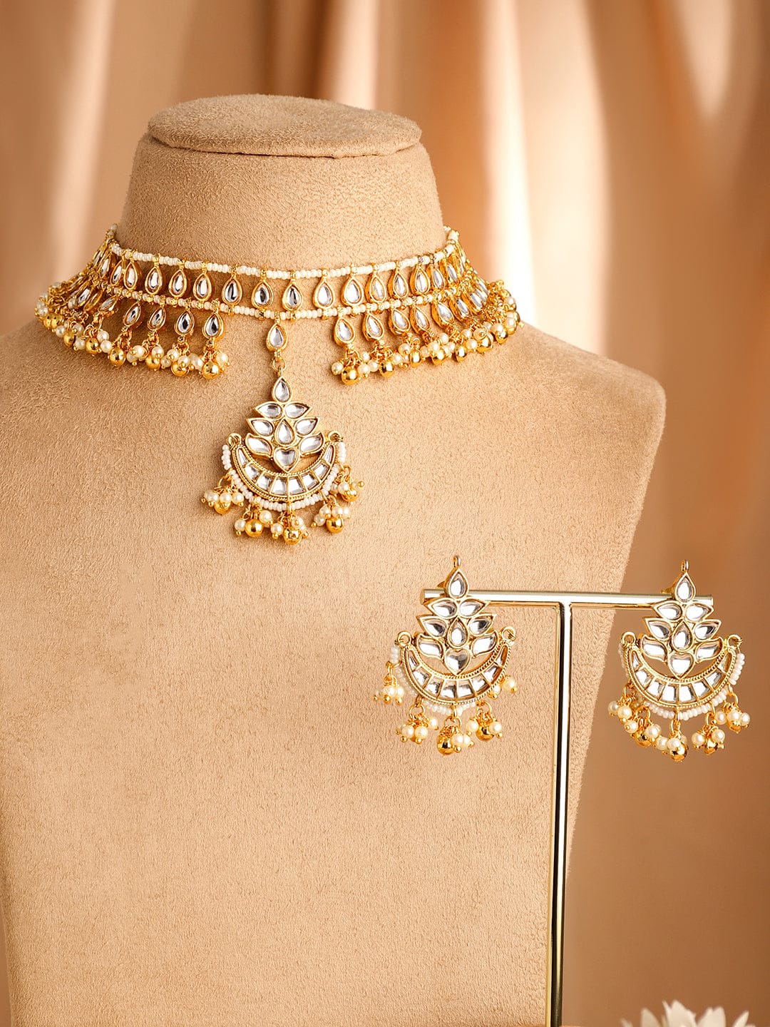 Golden Bloom Kundan Necklace Set