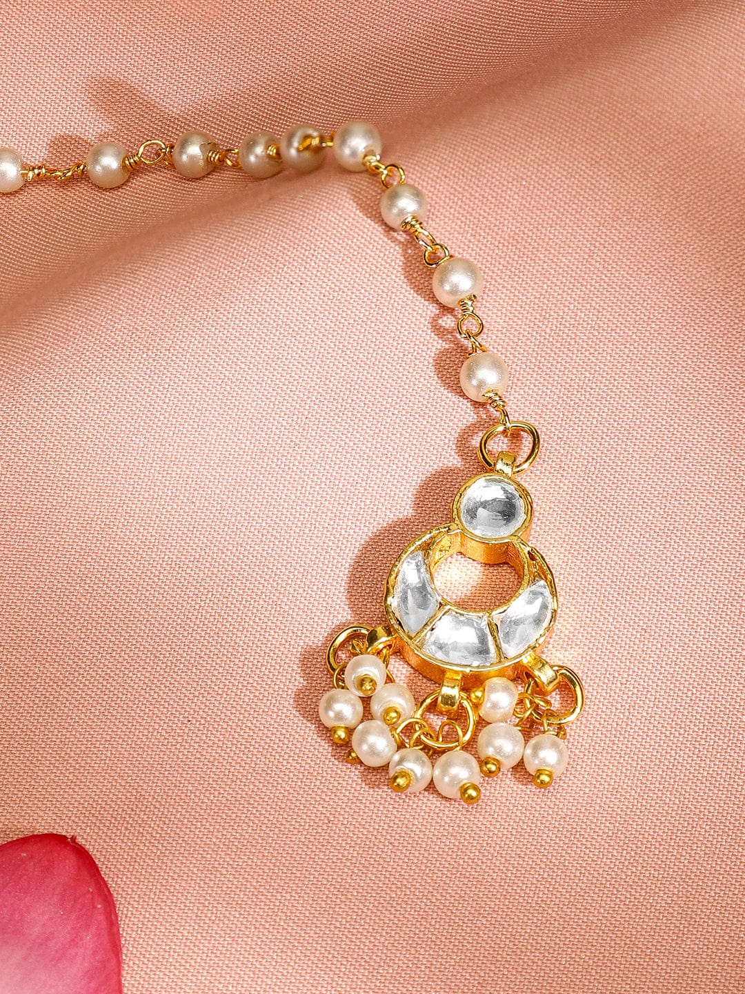 Forehead Star in Kundan Maangtikka
