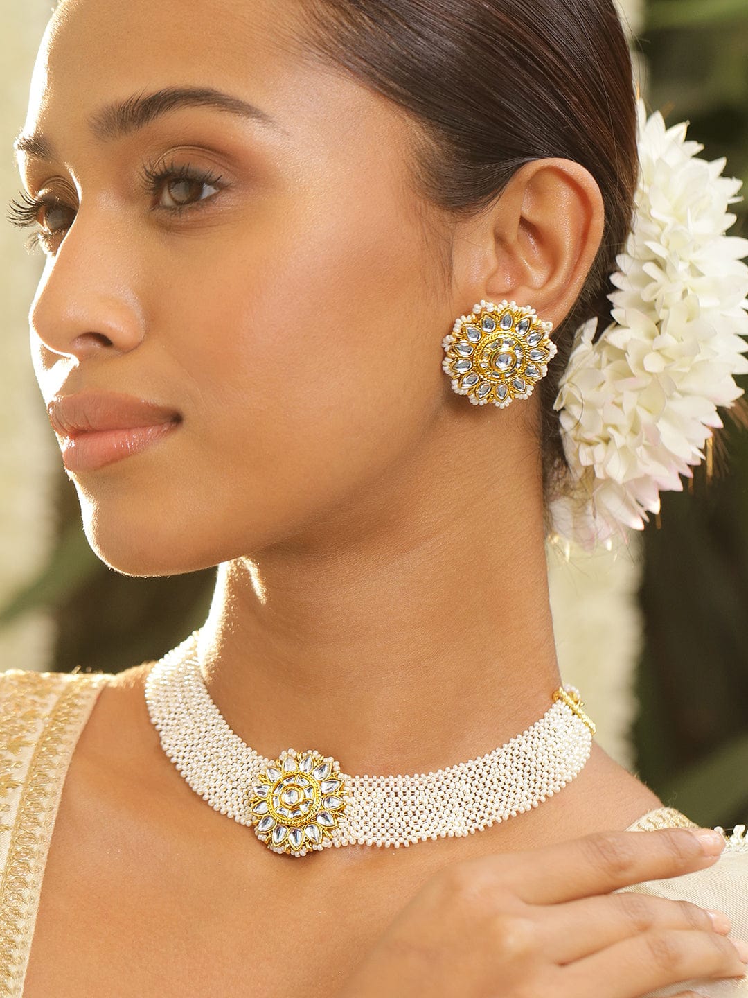 Silent Glow of Kundan Choker Set