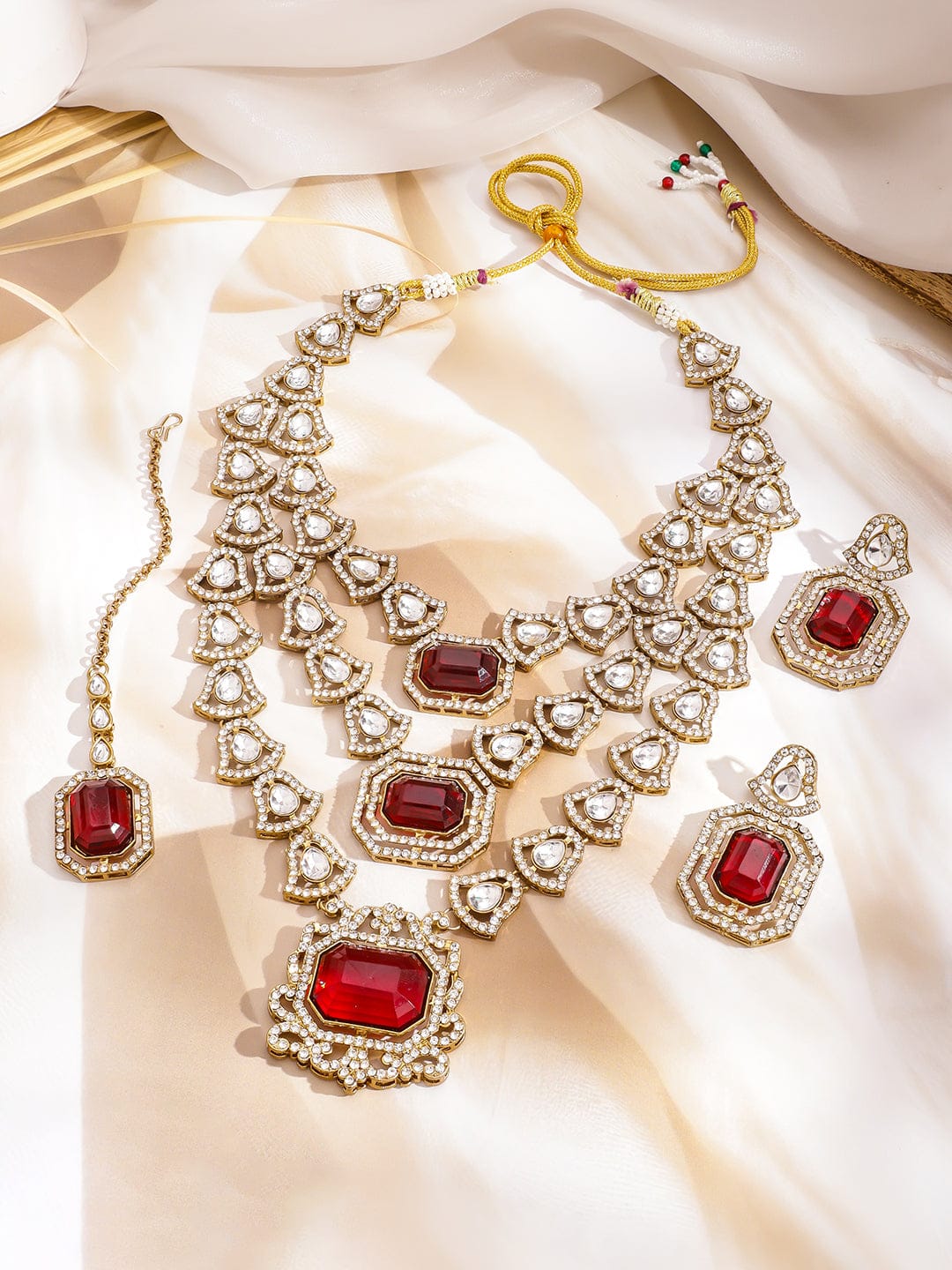 The Queen’s Charm Ruby Jewellery Set