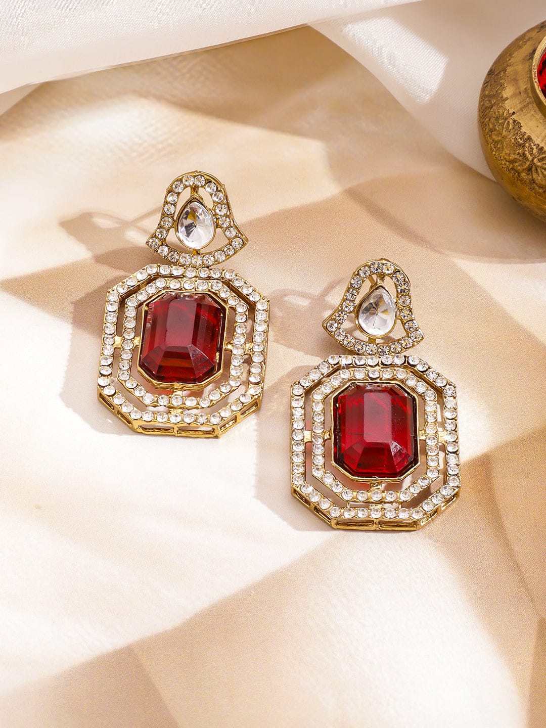 The Queen’s Charm Ruby Jewellery Set