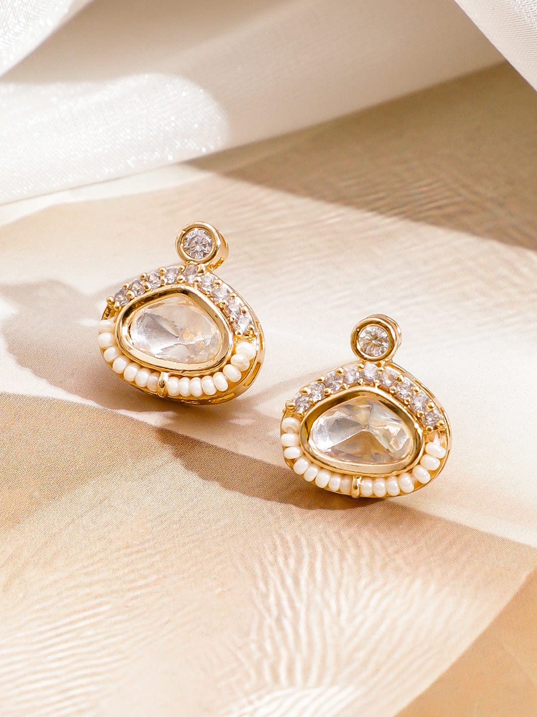 Shimmer of Stillness Kundan Pendant Set