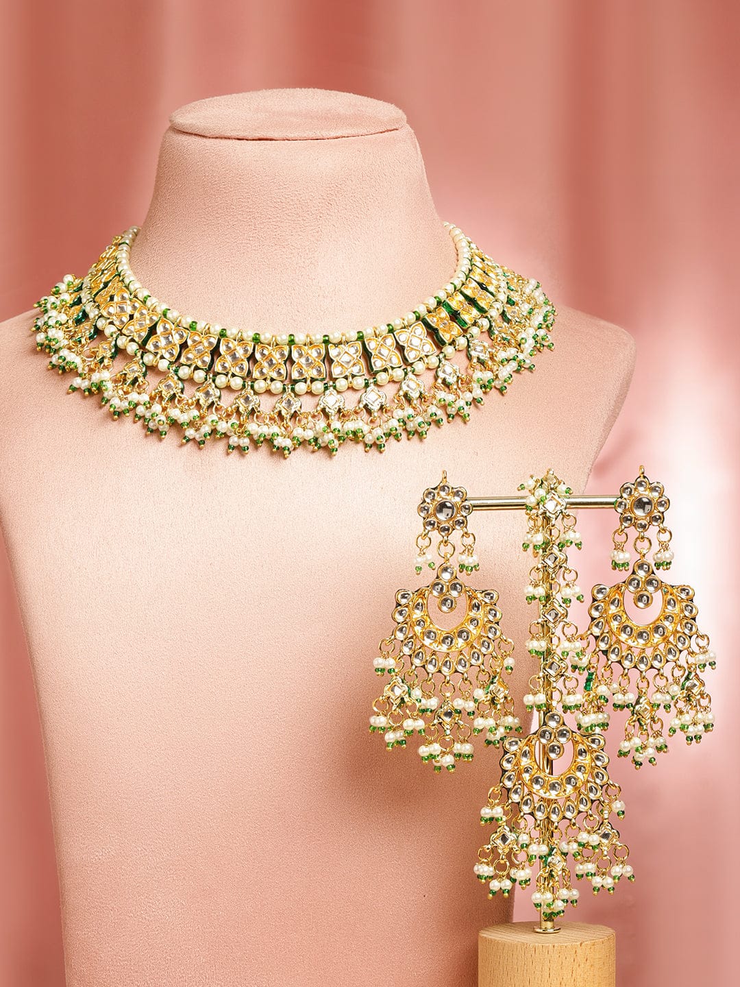 Royal Green Glow Kundan Necklace Set