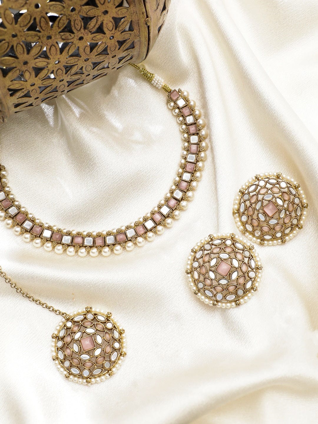 Empress Glow Kundan Necklace Set
