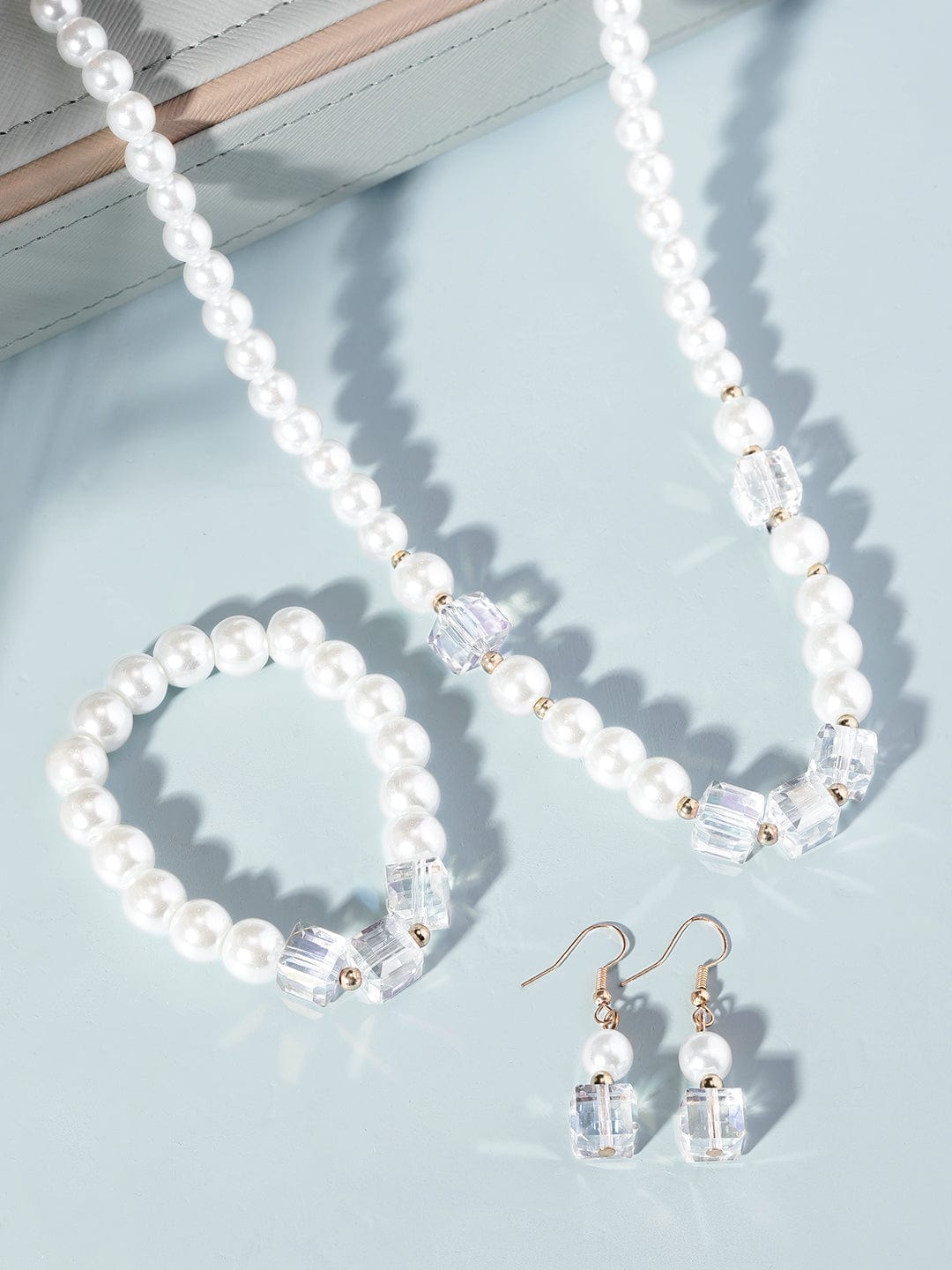 Elite Pearl Glamour Necklace Set