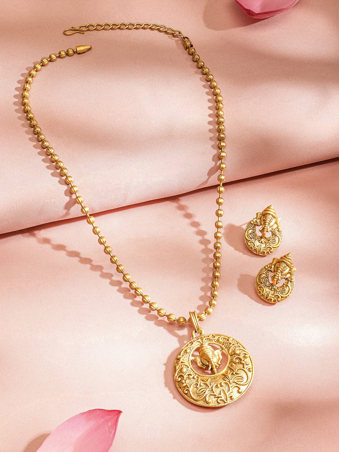 Divine Lord Ganesha Temple Pendant Set