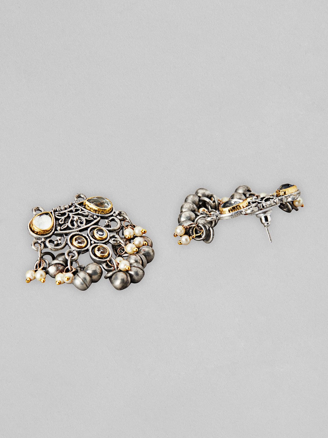 Wentra Dual Toned Necklace Set With Elegant Design And Silver Beads