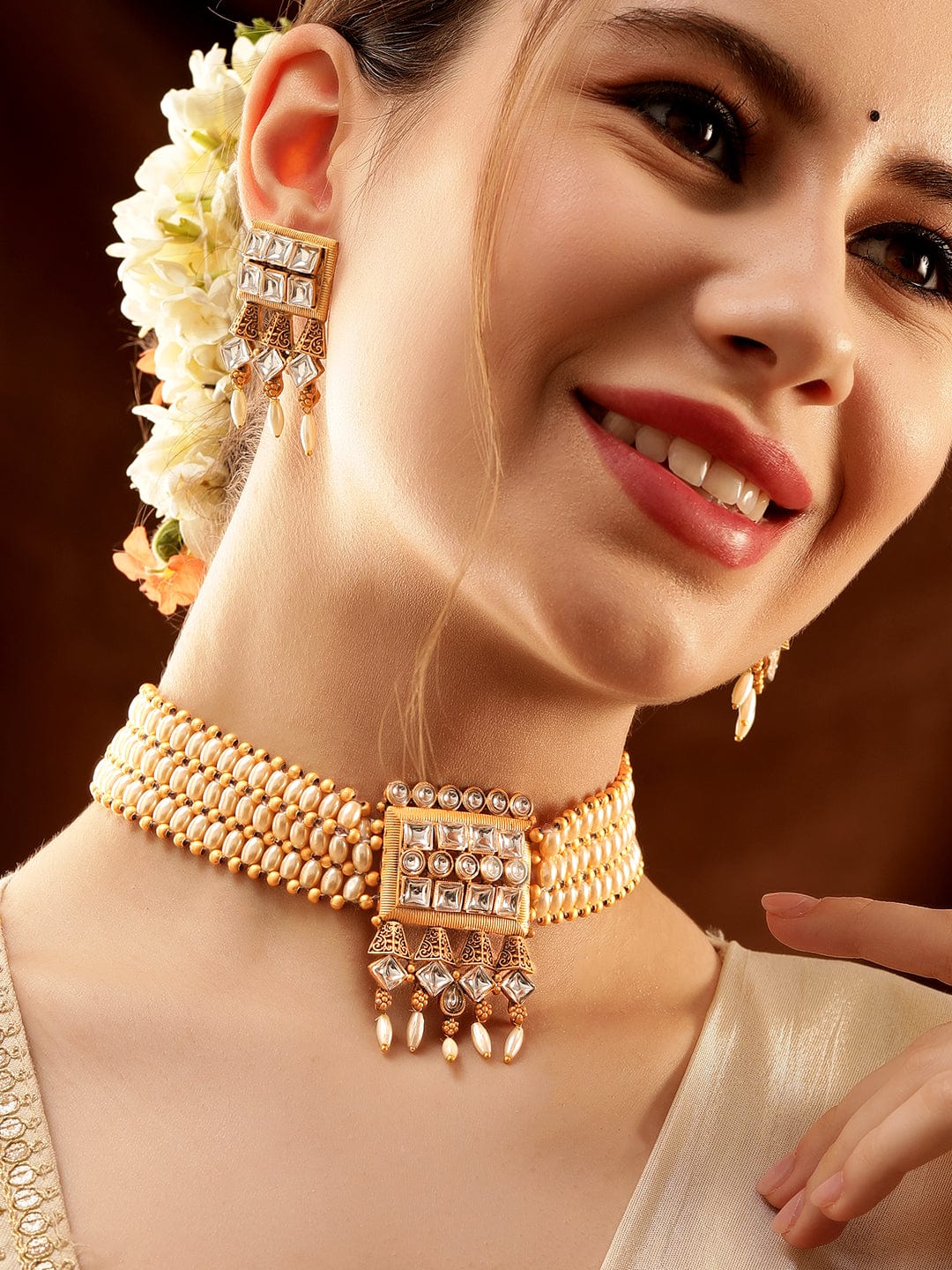 Legacy of Queens Necklace Set