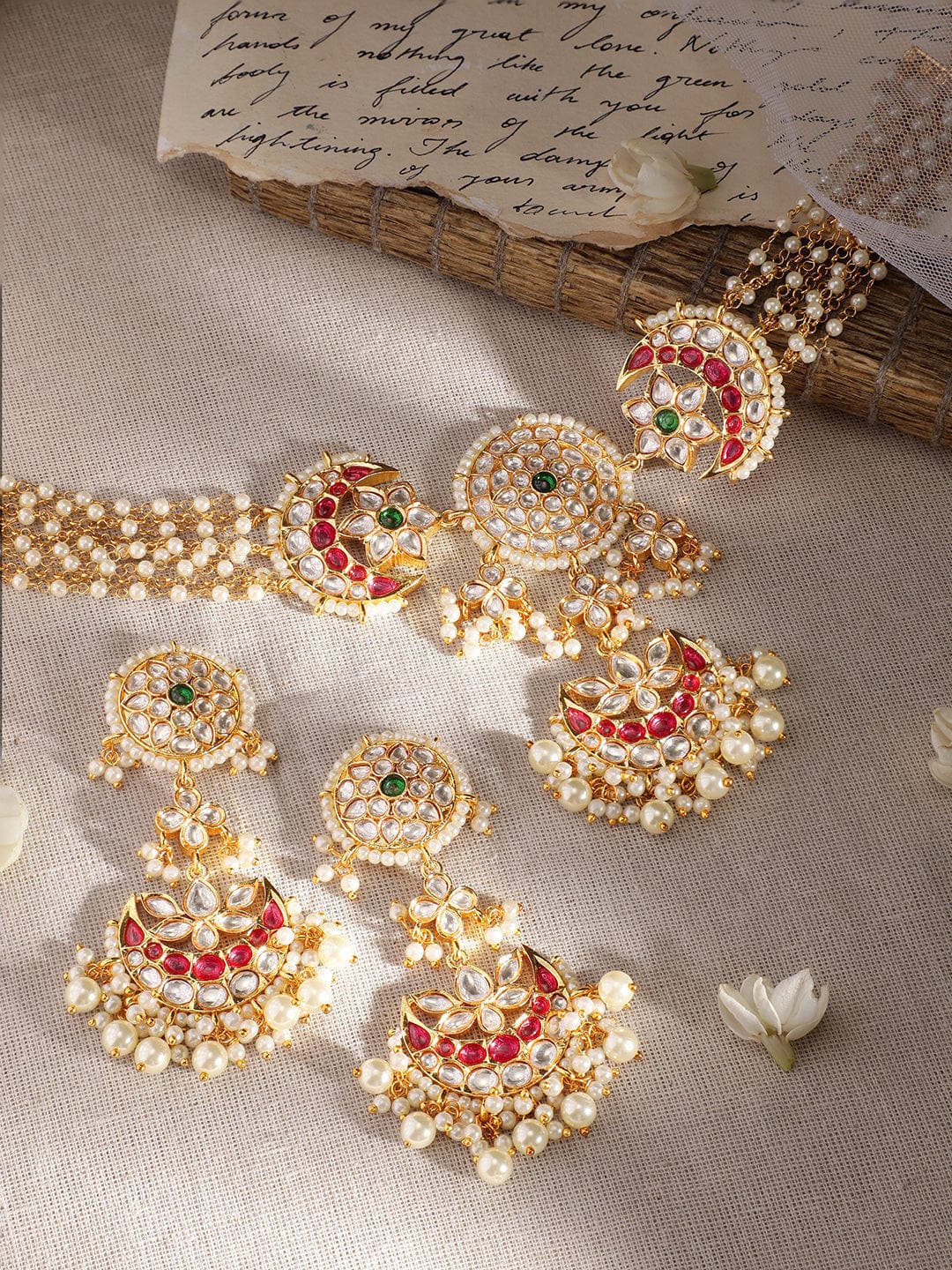 Heritage in Hues Red Green Choker Set