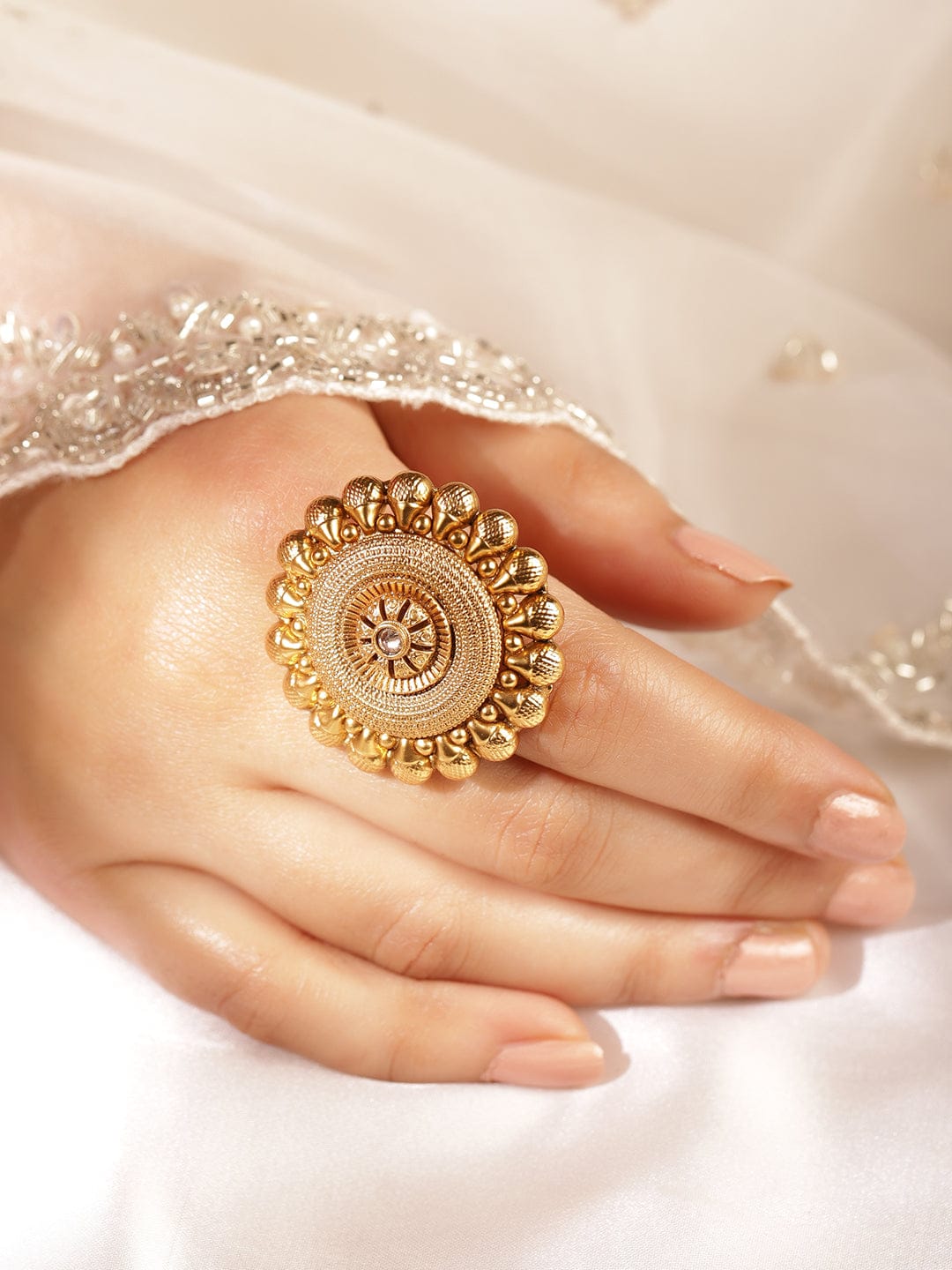 Wentra Opulent Elegance: 22K Gold-Plated Statement Rings for Timeless Style