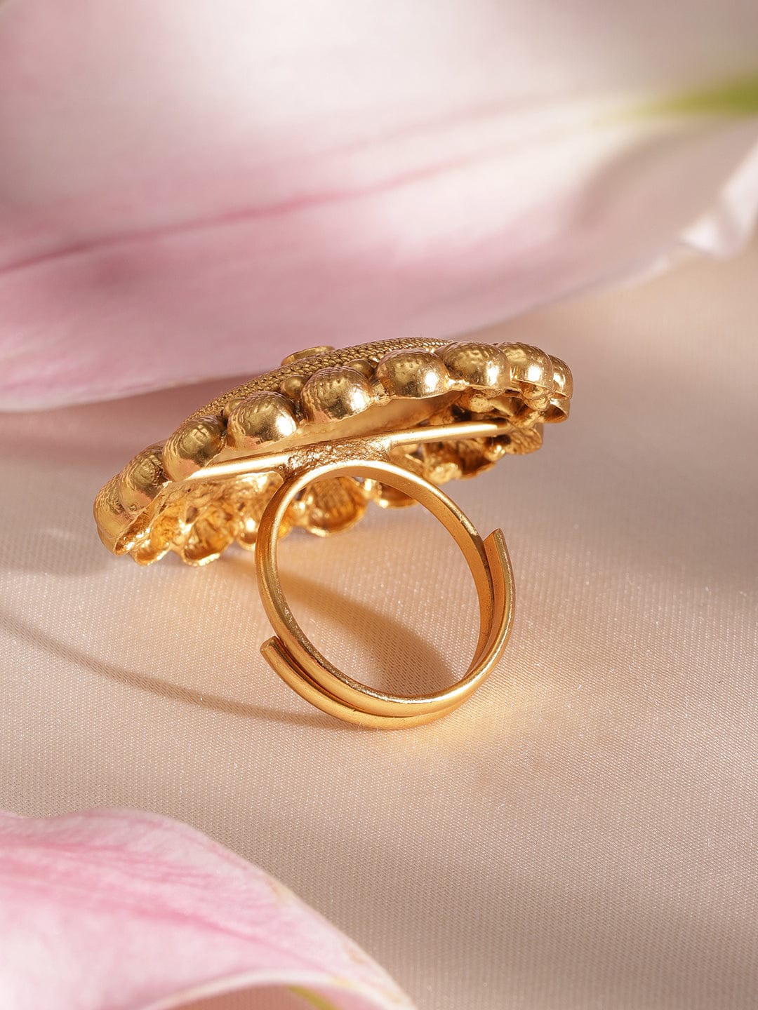 Wentra Opulent Elegance: 22K Gold-Plated Statement Rings for Timeless Style