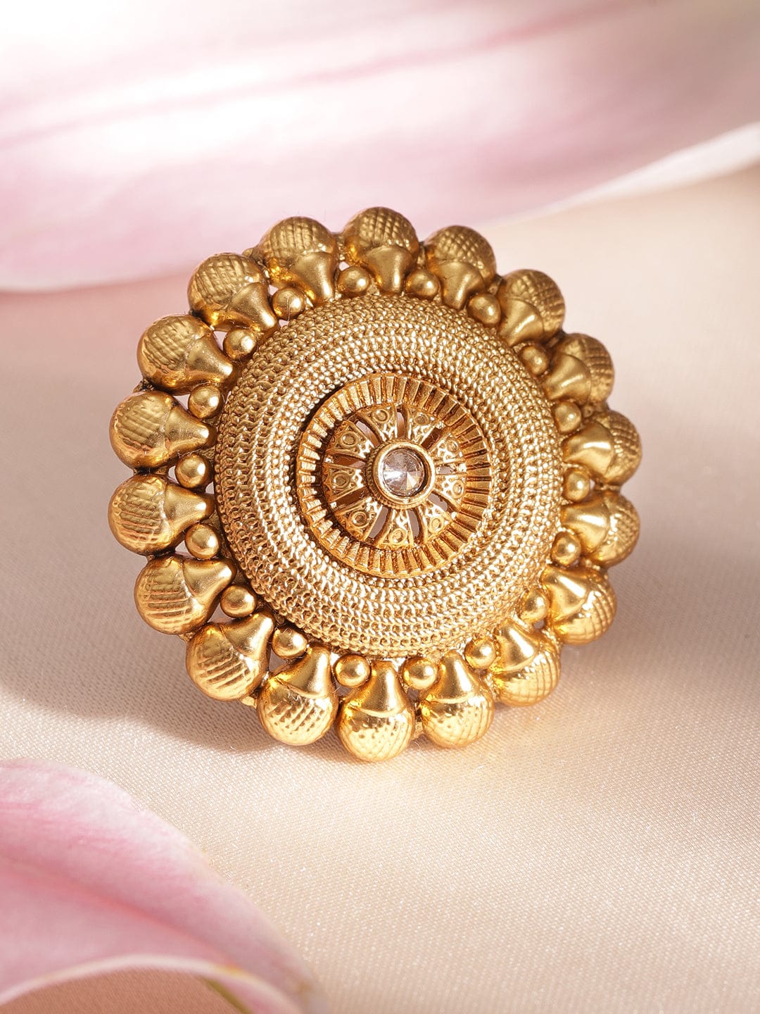Wentra Opulent Elegance: 22K Gold-Plated Statement Rings for Timeless Style