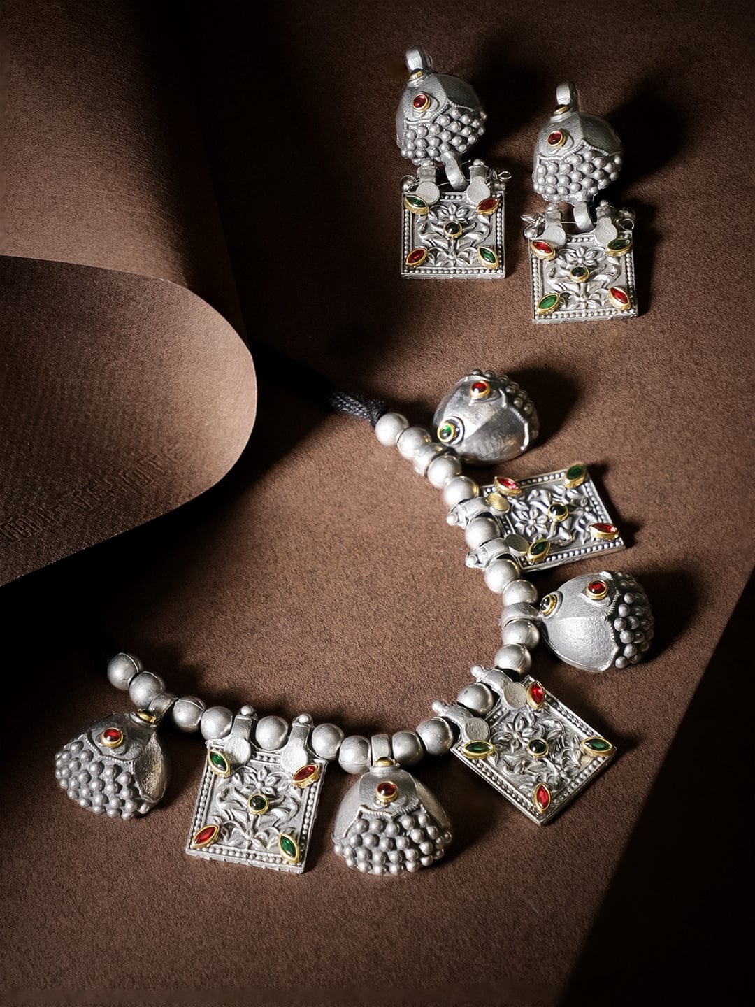 Wentra Oxidised Women Silver-Plated Kundan-Studded Jewellery Set