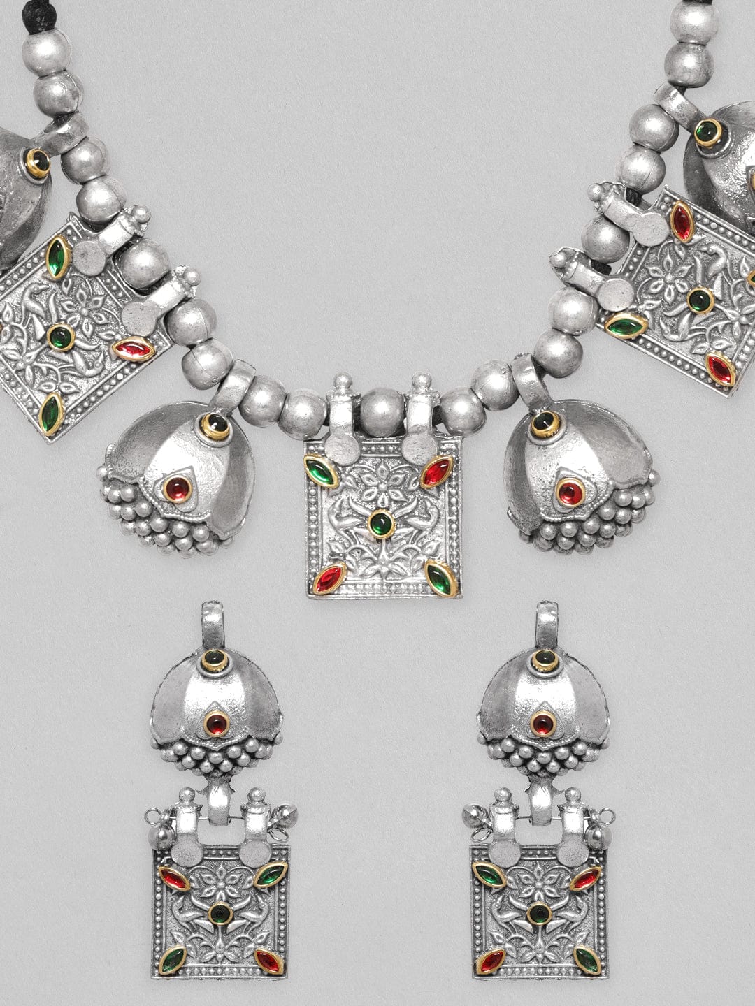 Wentra Oxidised Women Silver-Plated Kundan-Studded Jewellery Set
