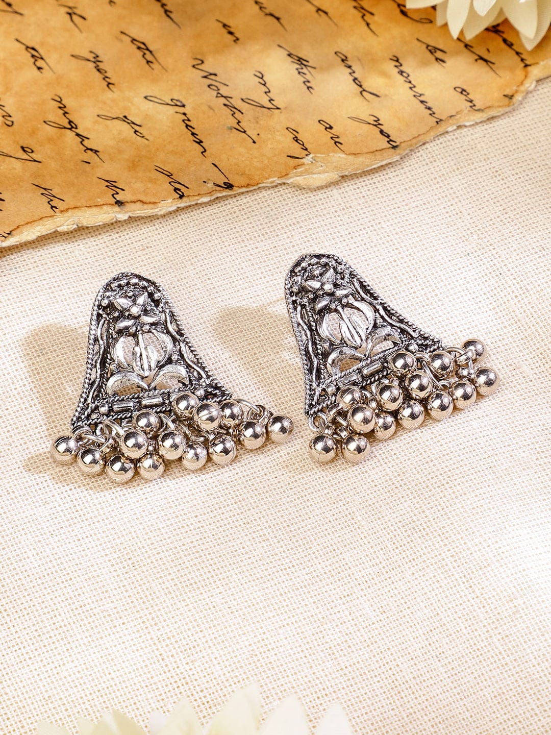 Oxidized Floral Motif Silver Necklace Set