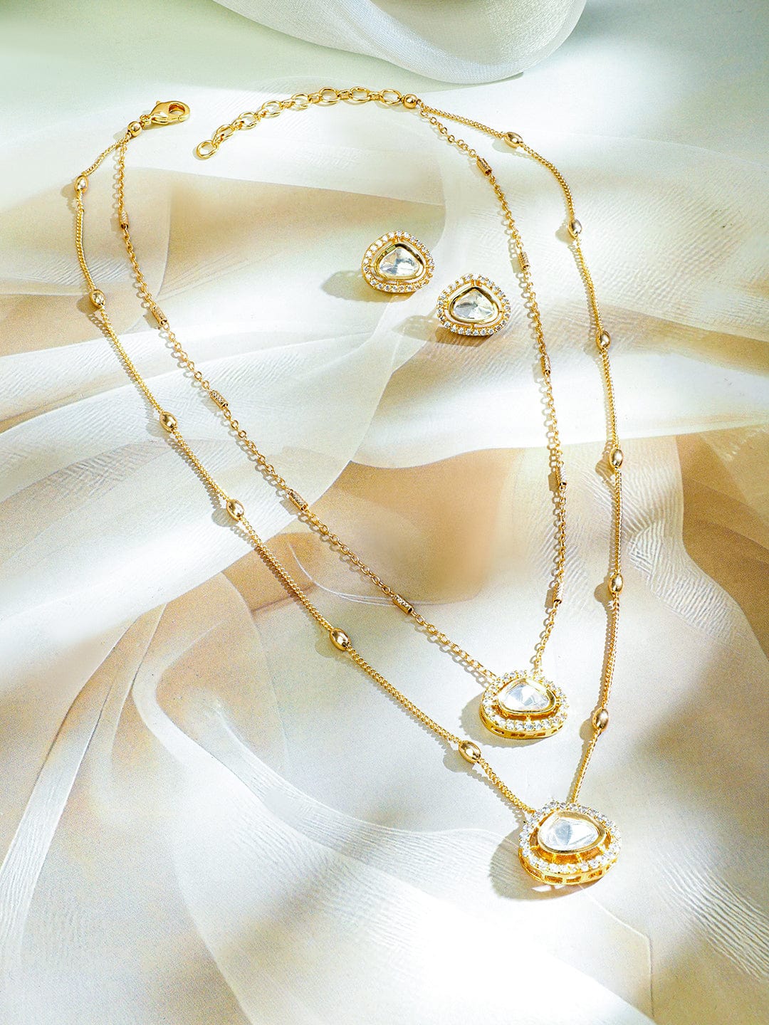 Alluring Kundan Pendant Set